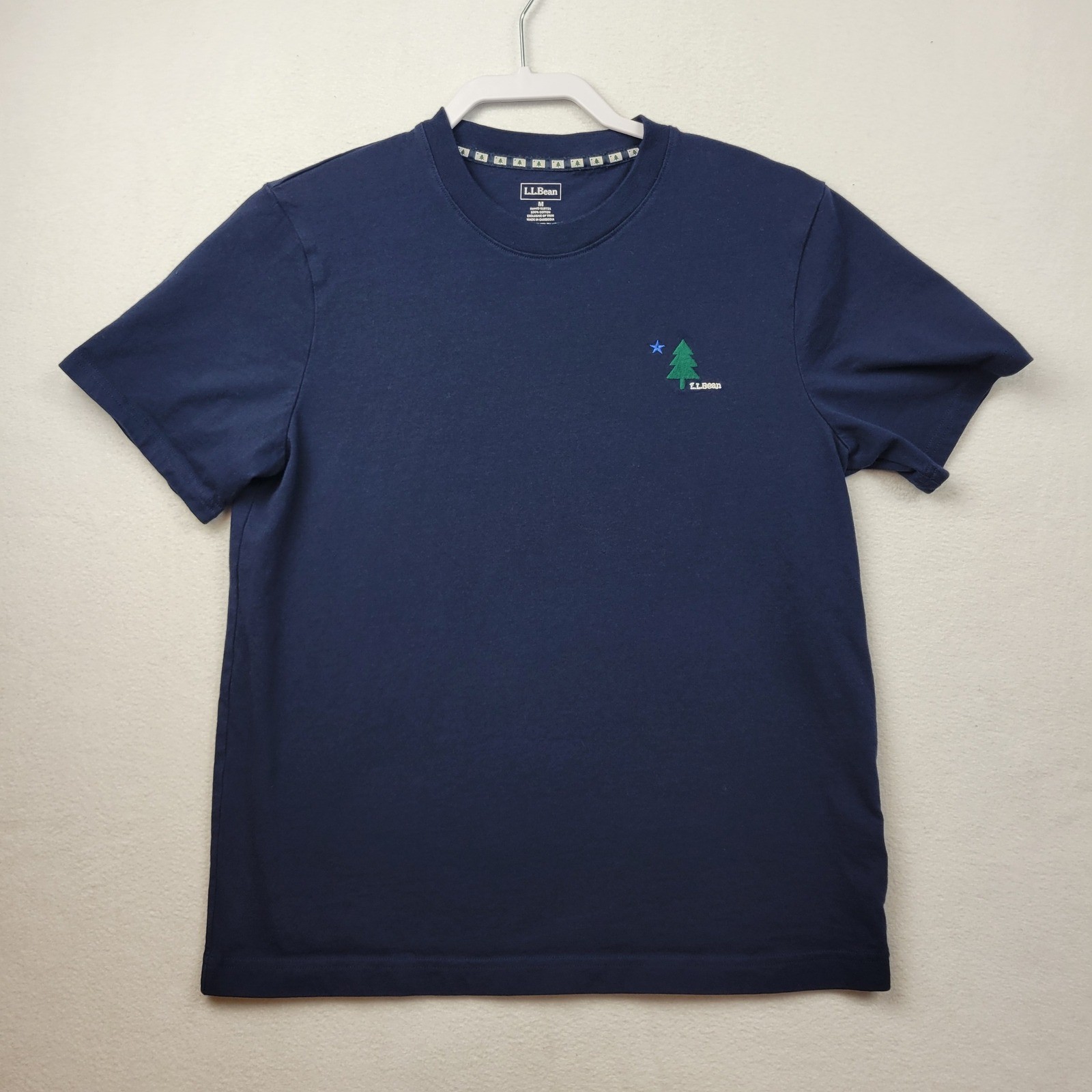 LL Bean Navy Blue Tree Star Embroidered T Shirt Mens Medium Vacationland