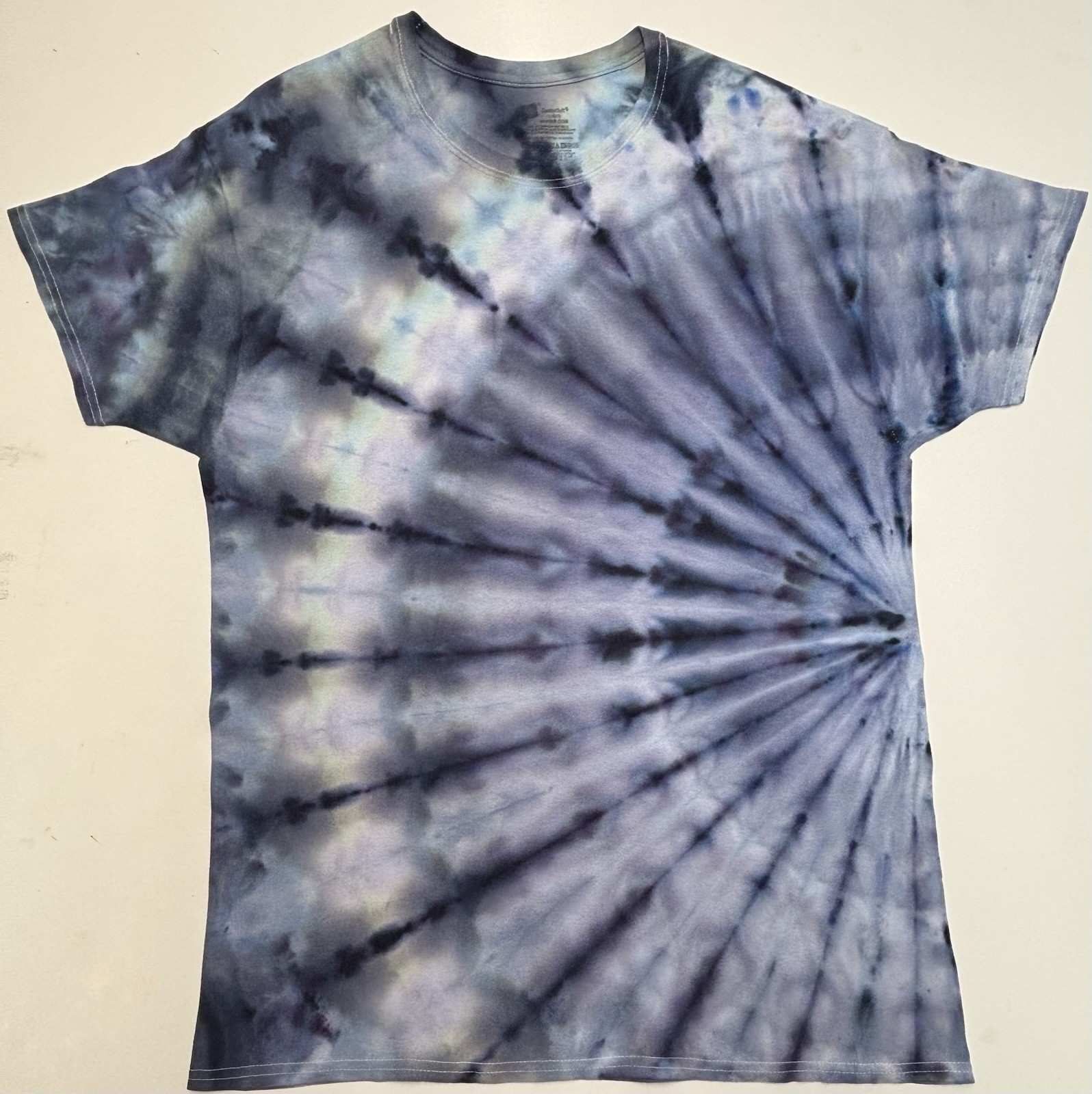 Hanes Handmade Ice Dye Unisex Adult T-Shirt Size Large Color Snow Maiden Tee NEW