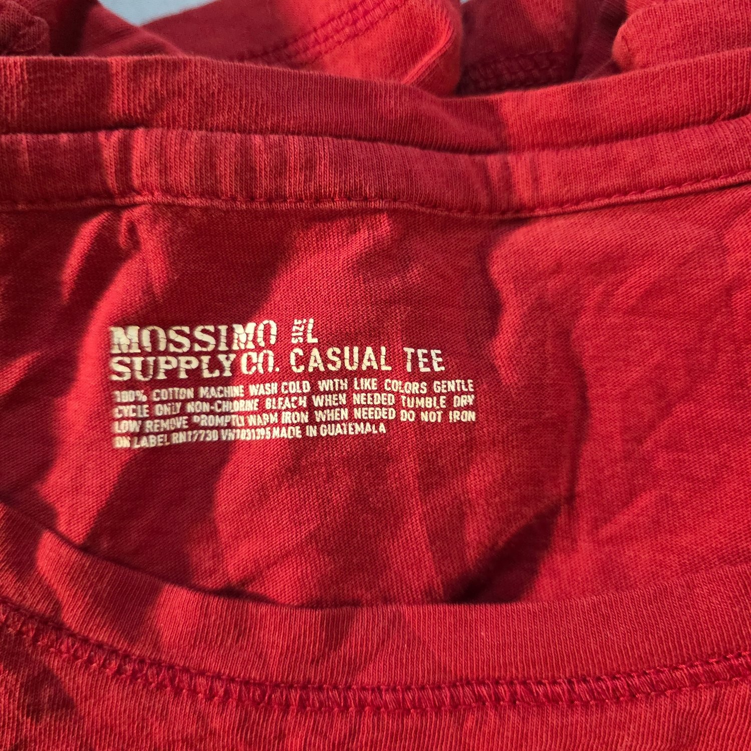 MOSSIMO SUPPLY CO. CASUAL TEE L 100% COTTON MACHINE WASH COLD WITH LIKE COLORS gallery