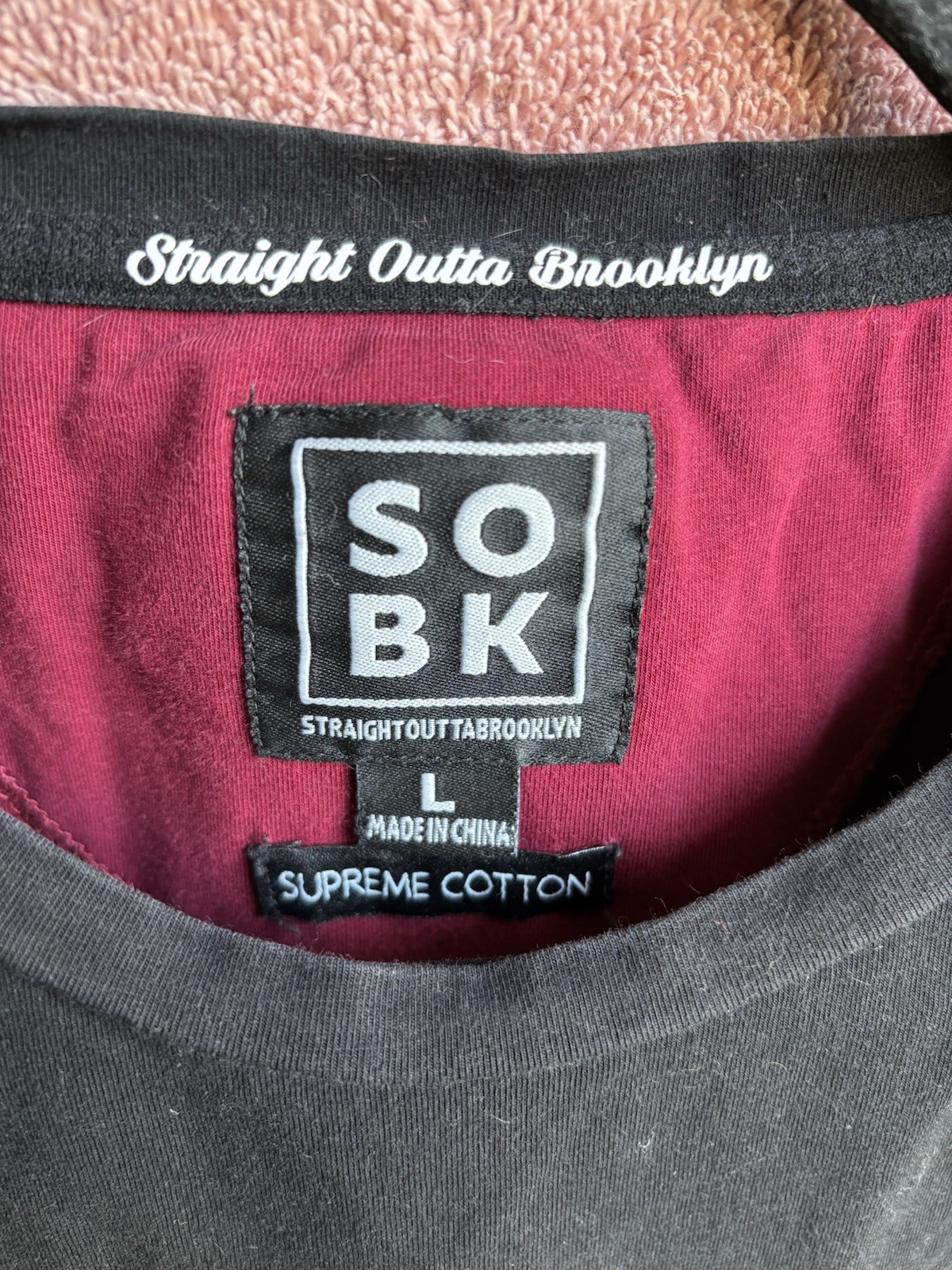Straight Outta Brooklyn Logo Colorblock Crew Neck T-Shirt Men's L Black/Burgundy gallery