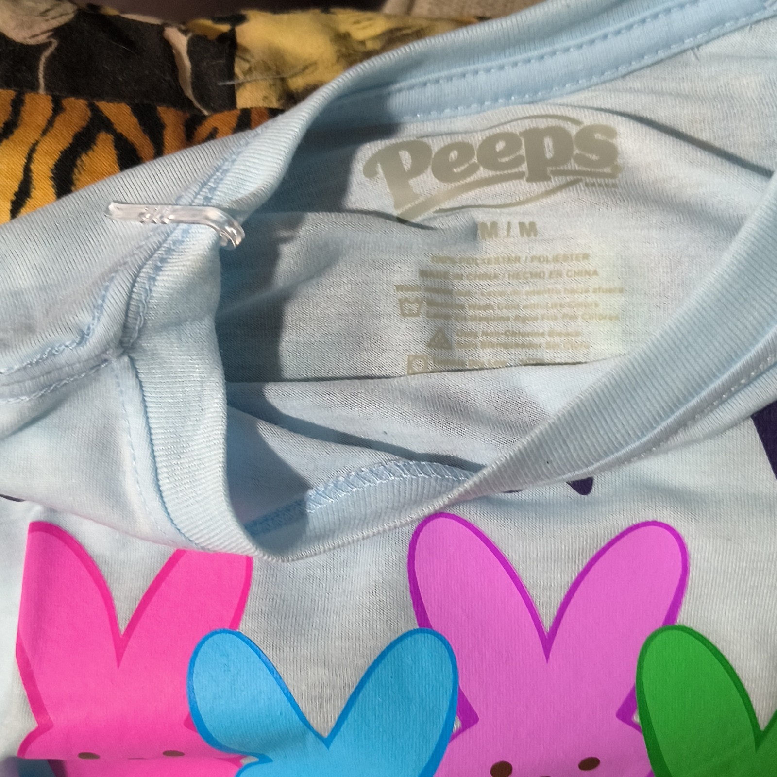 Peeps Men's M Light Blue Cotton Crew Neck Chillin' With My Peeps Graphic T-Shirt gallery