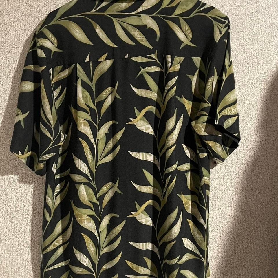 Joe Marlin 100% silk black an green shirt gallery