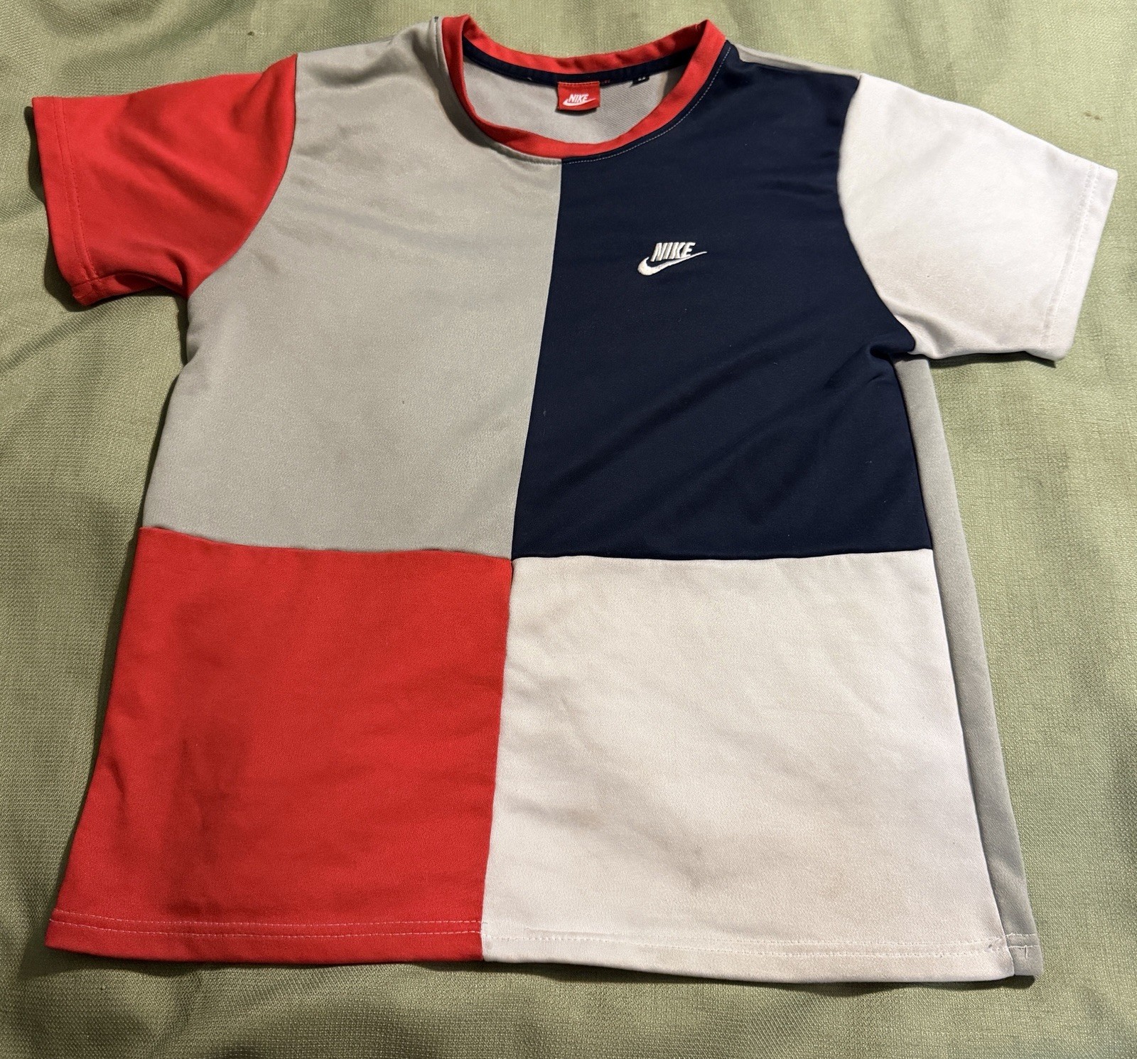 vintage 1980s “NIKE” T-SHIRT MEN’S M medium STRETCH MULTI-COLOR S/S very rare