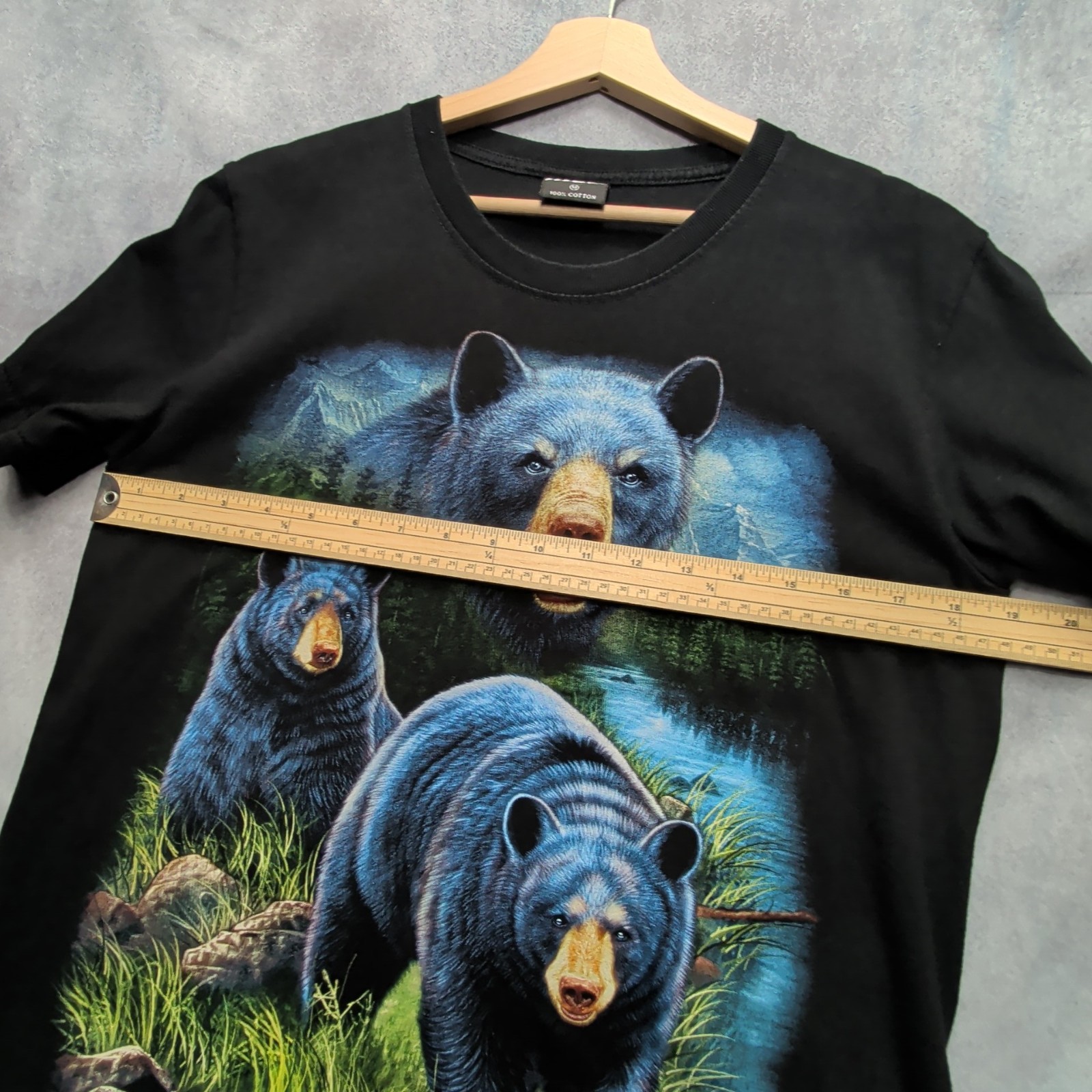 Wild Men’s Bear Graphic T-Shirt Size M Black Blue Wildlife Animal Print Tee gallery