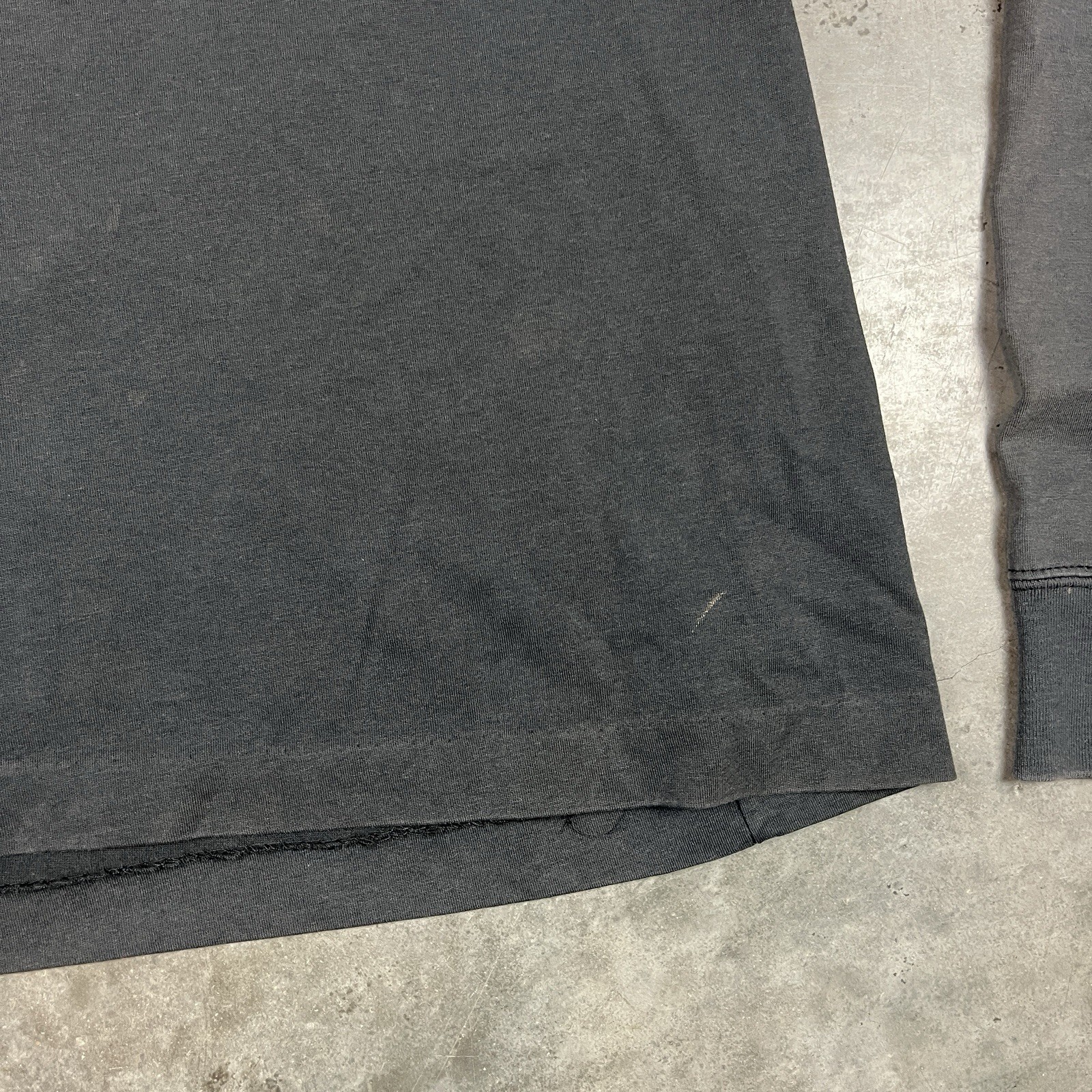 Nike T Shirt Mens Large Black Sun Fade Long Sleeve Mock Neck Distressed Preowned gallery