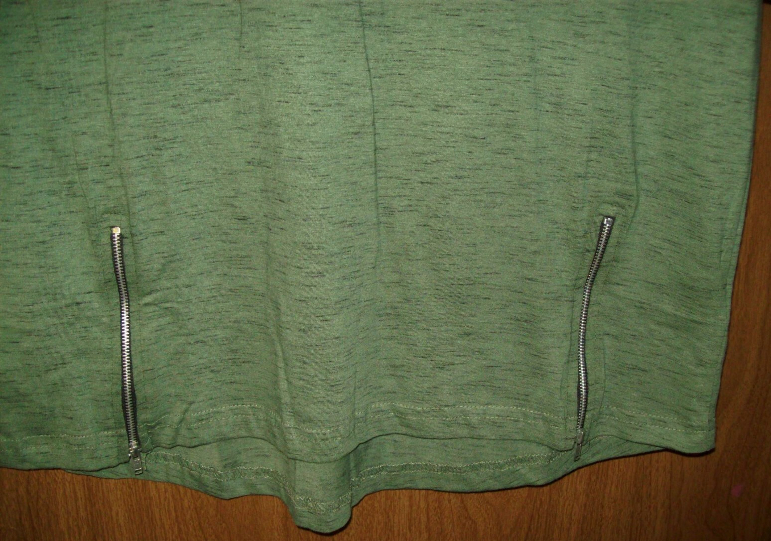 New Men's Straight Faded Zipper Accents T-Shirt, Large, Olive Green gallery