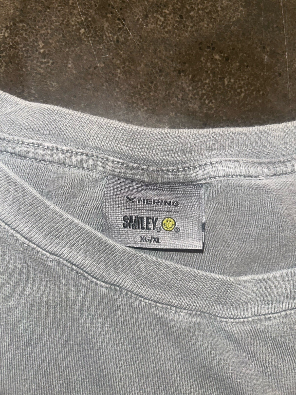 Hering x Smiley Collaboration T-Shirt size XL 4 smiley face happy gallery