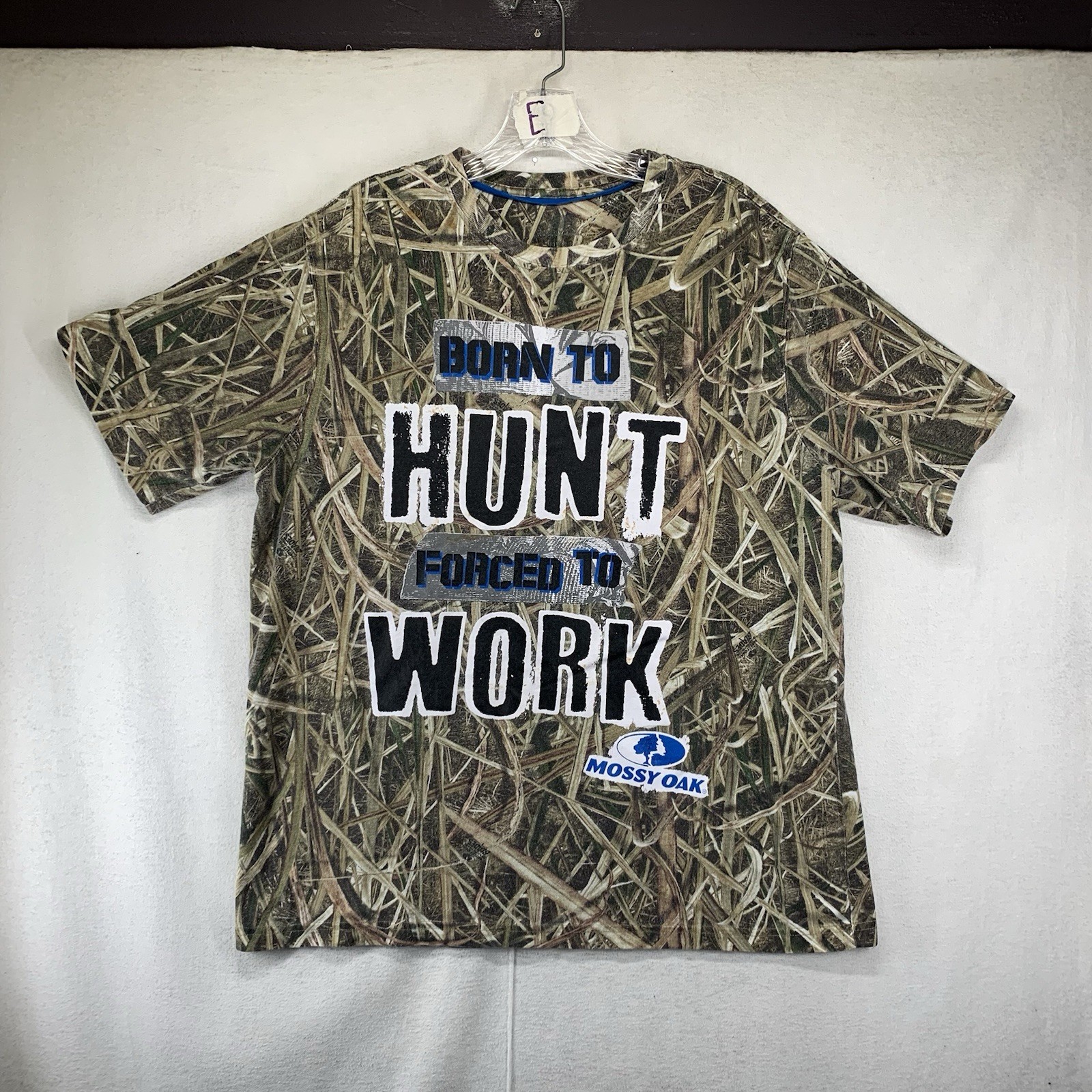 Mossy Oak Born To Hunt Forced To Work Logo T Shirt Camouflage Men’s Large Wear gallery