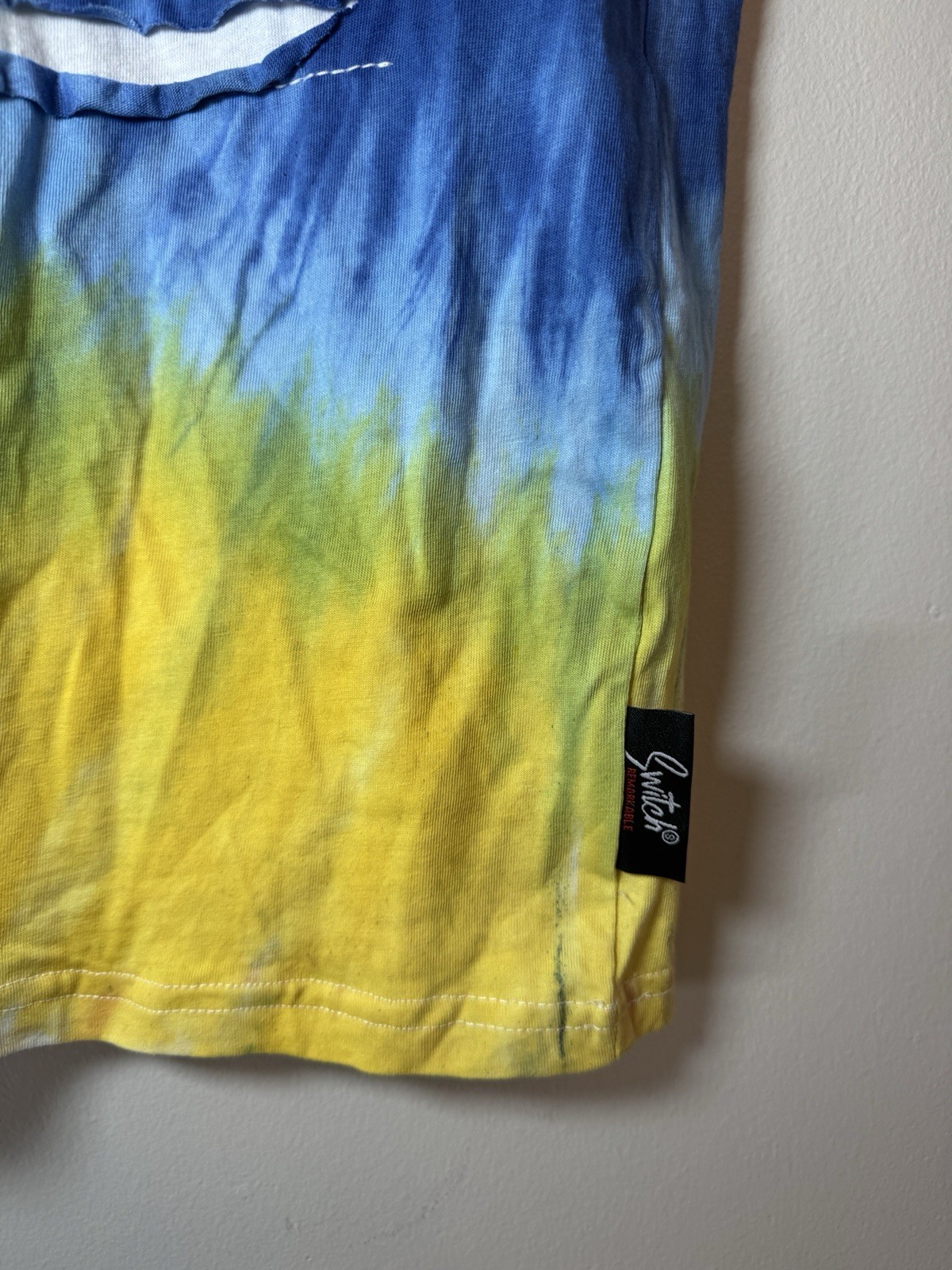 Switch Remarkable Men’s XL Tie Dye Zipper Thrashed Shirt New With Tags NWT gallery