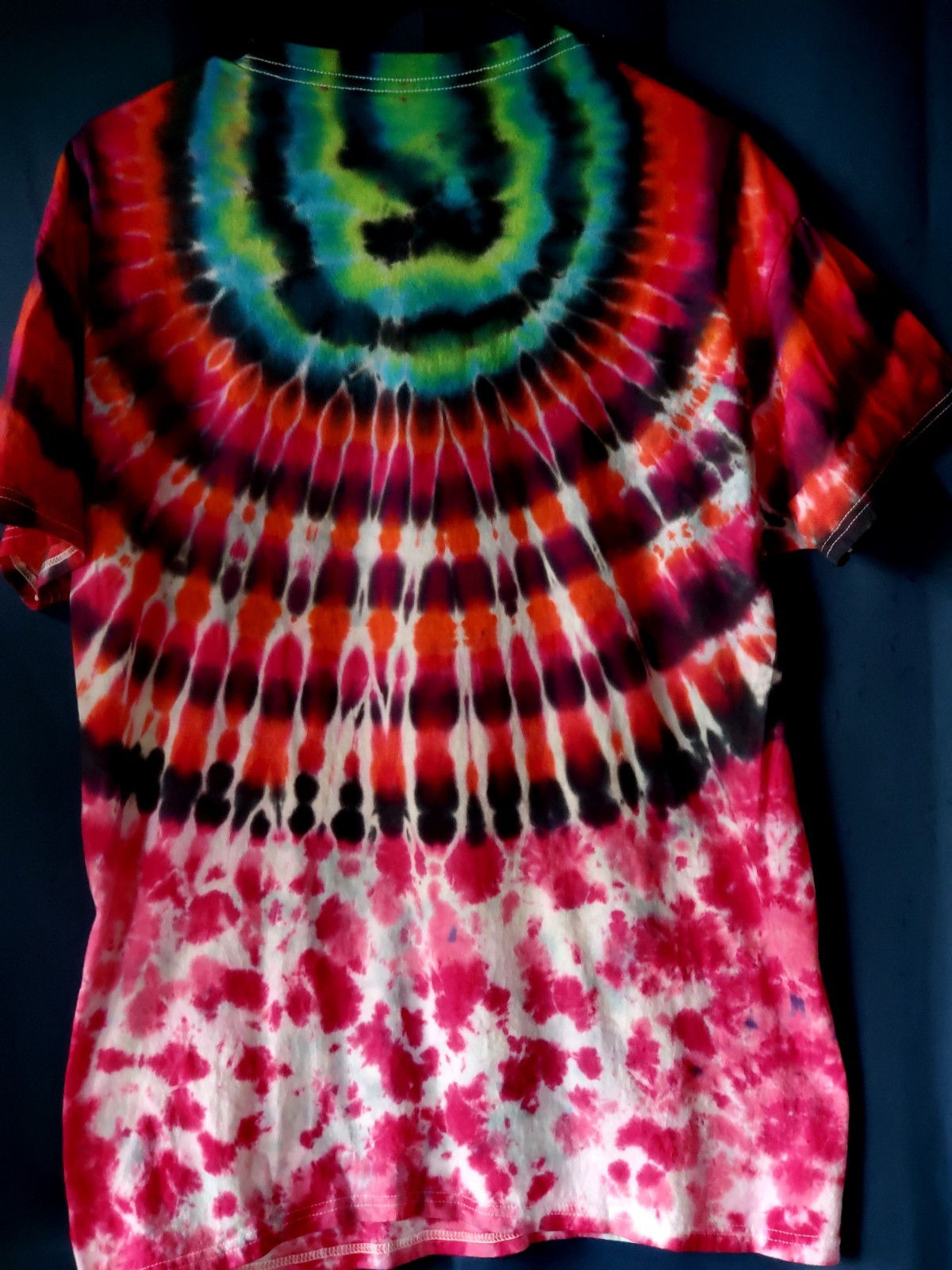 HANES 100% Cotton Tye Dyed Shirt SIZE LARGE Pre-washed WON'T FADE Jaquard Dyes gallery