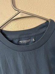 Abercrombie & Fitch Men’s Size Medium Blue Soft A&F Essentials T-Shirt
