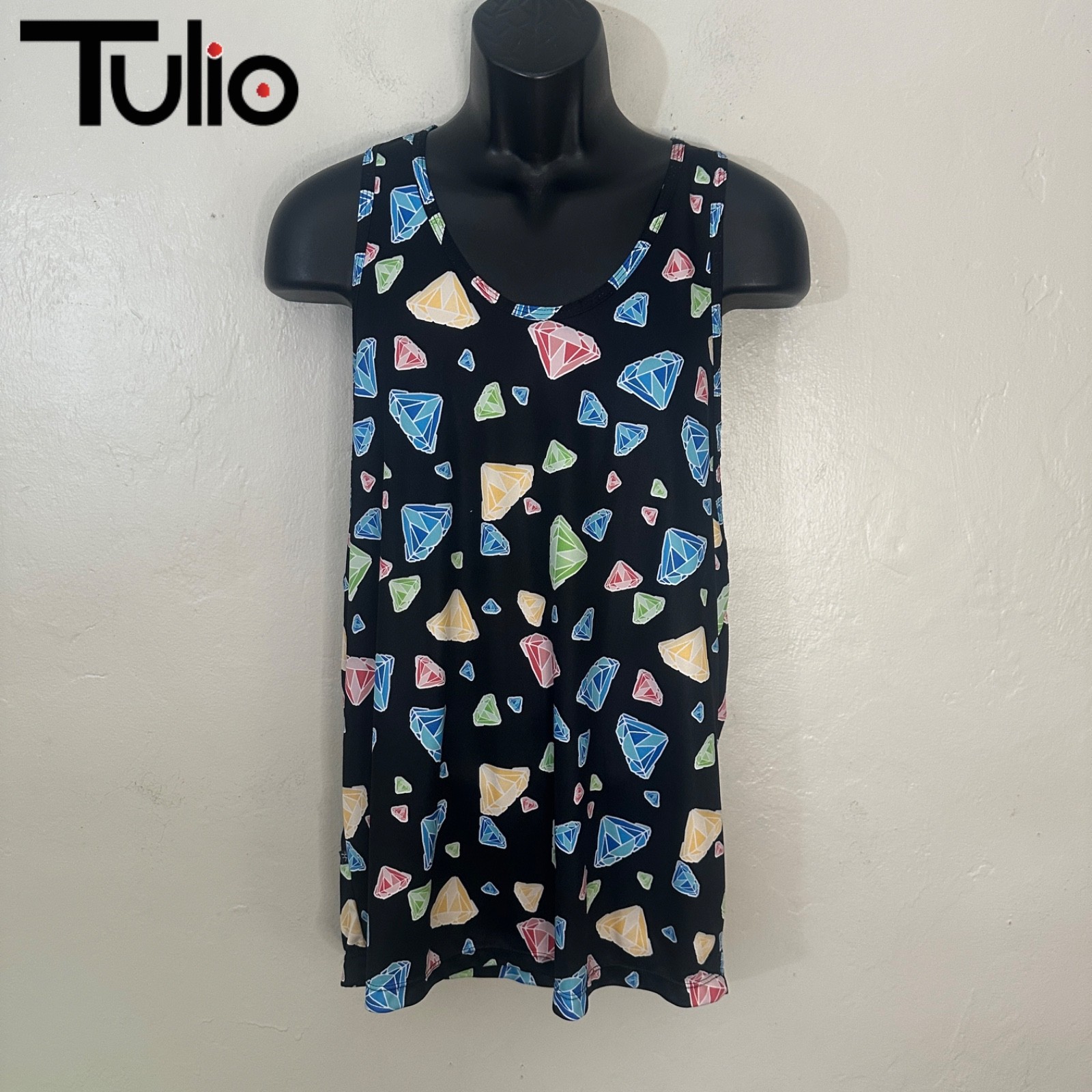 Tulio Tank Top XL 100% polyamide Made in Brazil Gently worn 22" armpits gallery