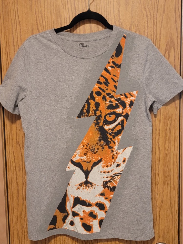 Epic Threads Boys Gray T-Shirt With Cheetah, Size XL