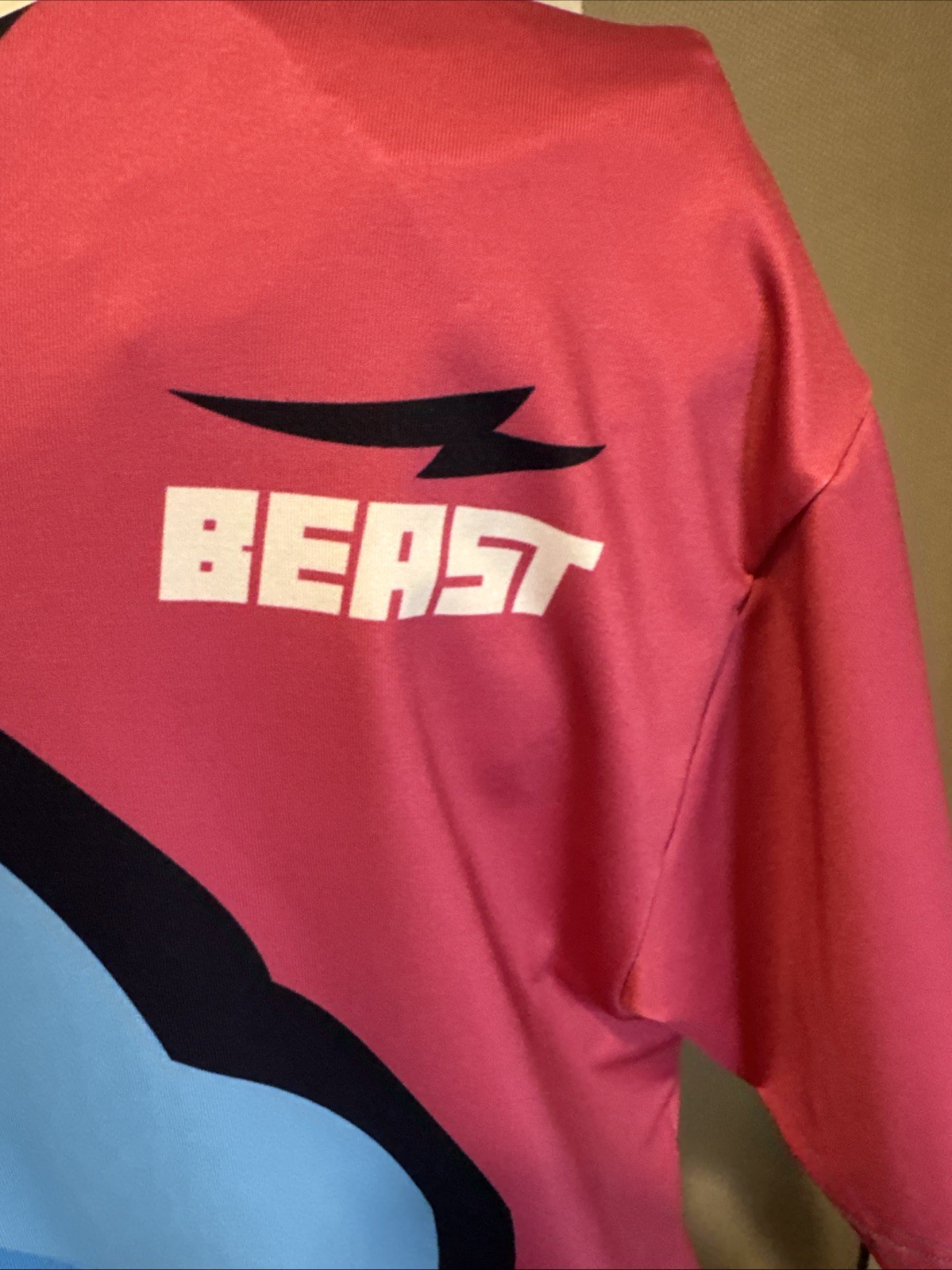 Mr Beast Gaming Performance V Neck Jersey Men's Size Medium Pink & Blue Panther gallery