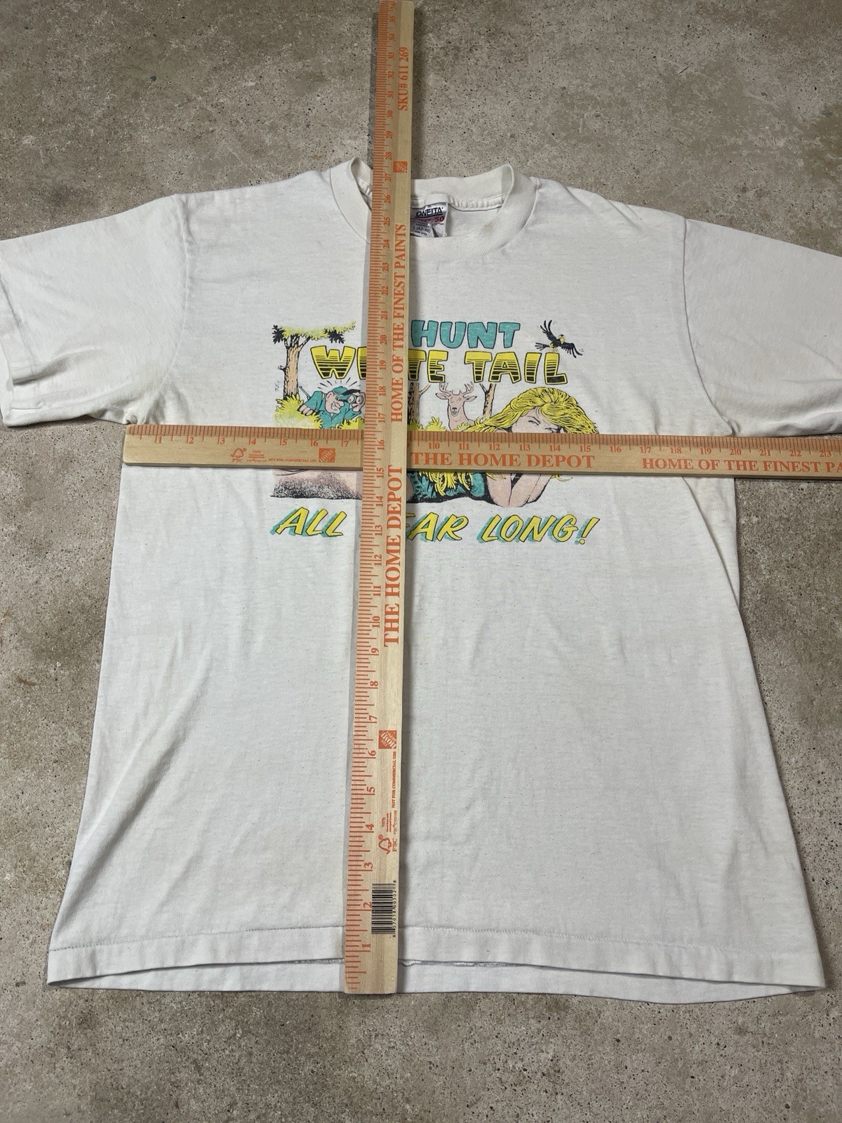 VINTAGE I HUNT WHITE TAIL ALL YEAR LONG T-SHIRT 90s PARODY HUNTING DEER FUNNY gallery