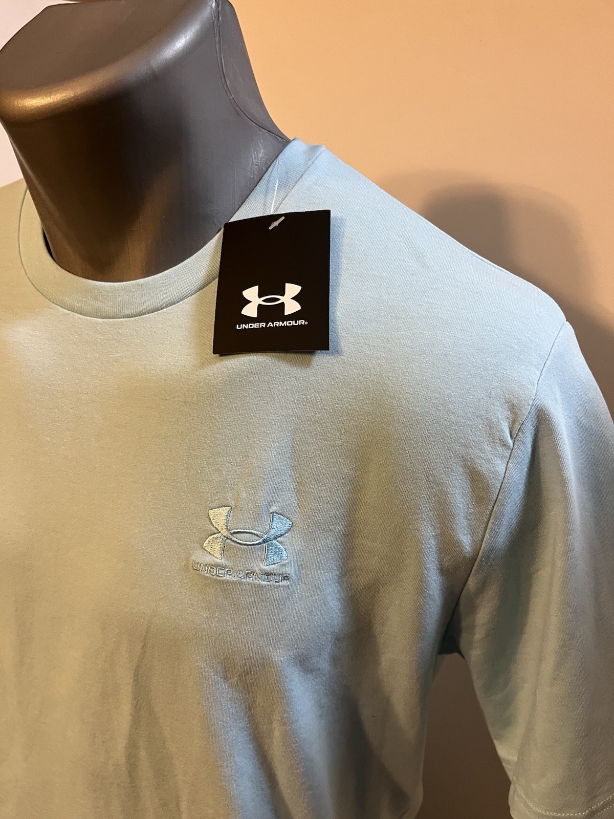 Under Armour Men’s T-Shirt Medium - Light Blue Polyester Cotton Spandex - NWT gallery