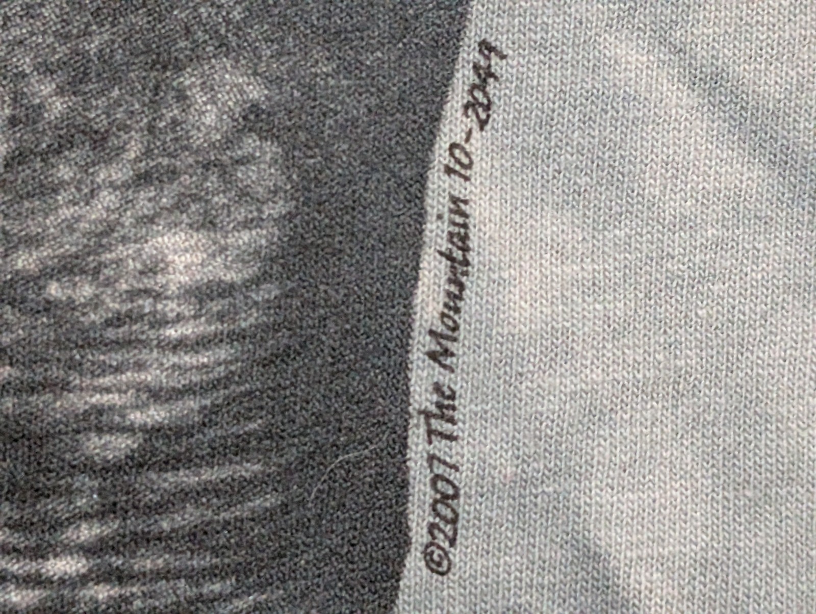 The Mountain Mens T-shirt Vintage Green "Black Rhino" Leather Tag XL #5489 gallery