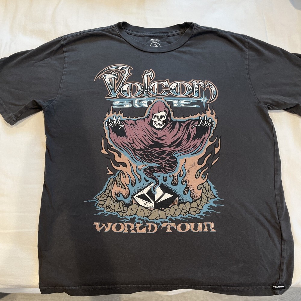 Volcom Stone Ghost Skeleton World Tour Medium T-Shirt – 100% Cotton