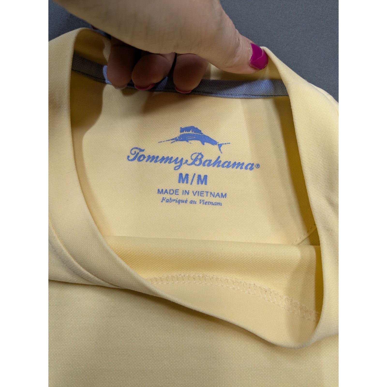 Tommy Bahama Mens Yellow Tencel Lyocell Blend Short Sleeve T-Shirt Size M gallery