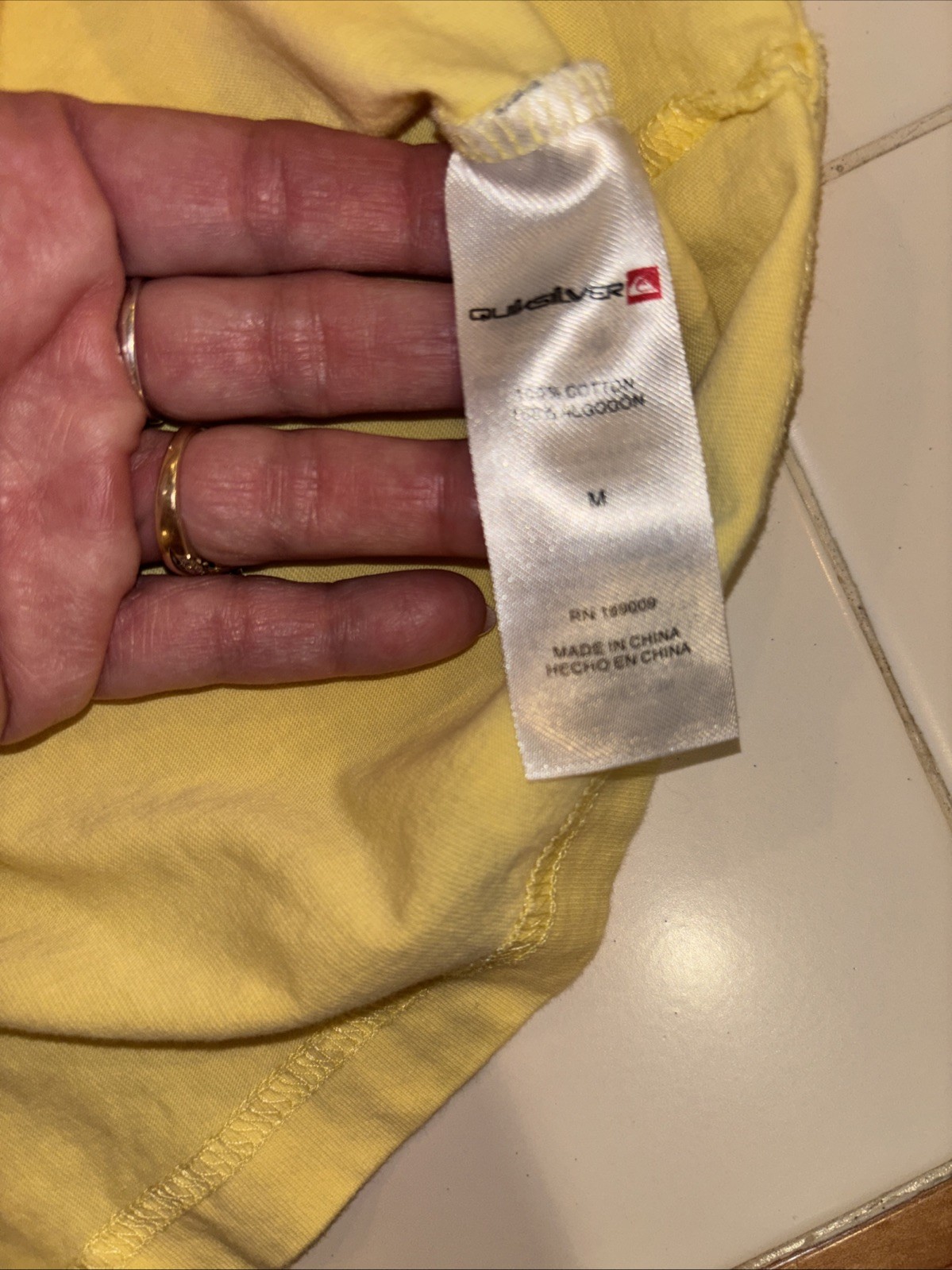 Quicksilver Men’s T Shirt Short sleeve, Pale Yellow Sz Med Summer Vibes!*EUC!! gallery