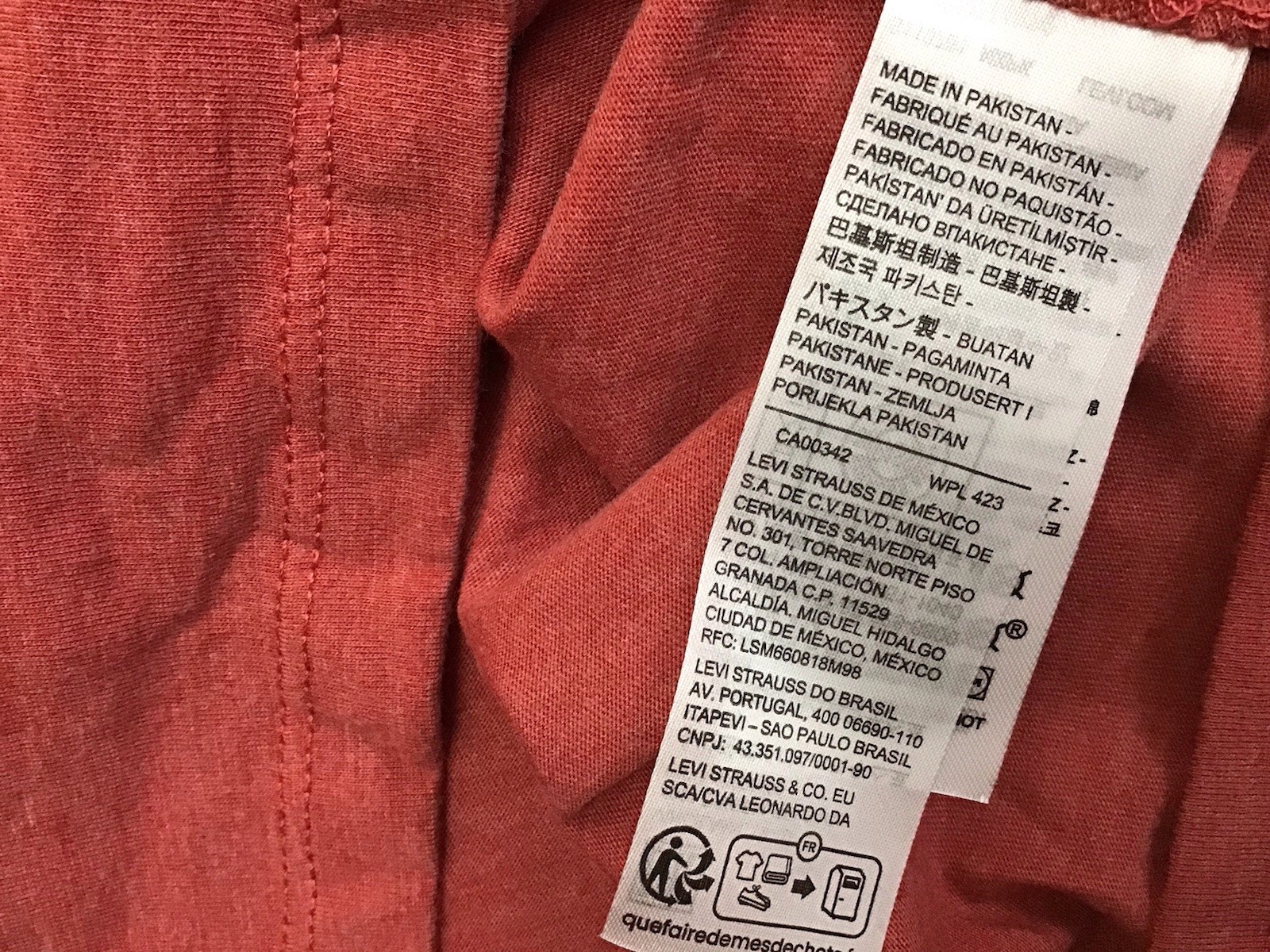 New Mens Levi's Strauss Standard Fit Graphic T-Shirt DUSTY RED Size Large gallery