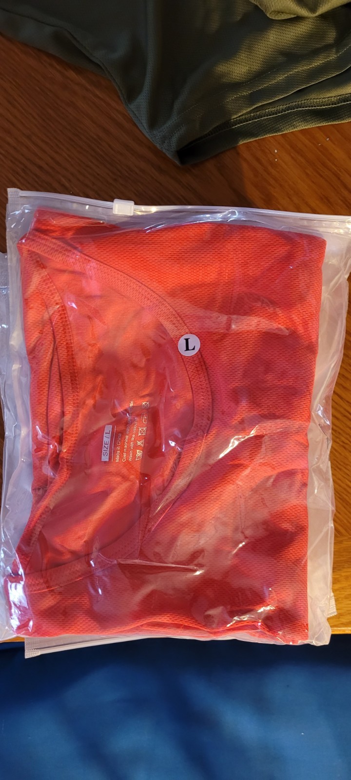 Mens tank tops Size L See measurement's in pics Set of 6 gallery