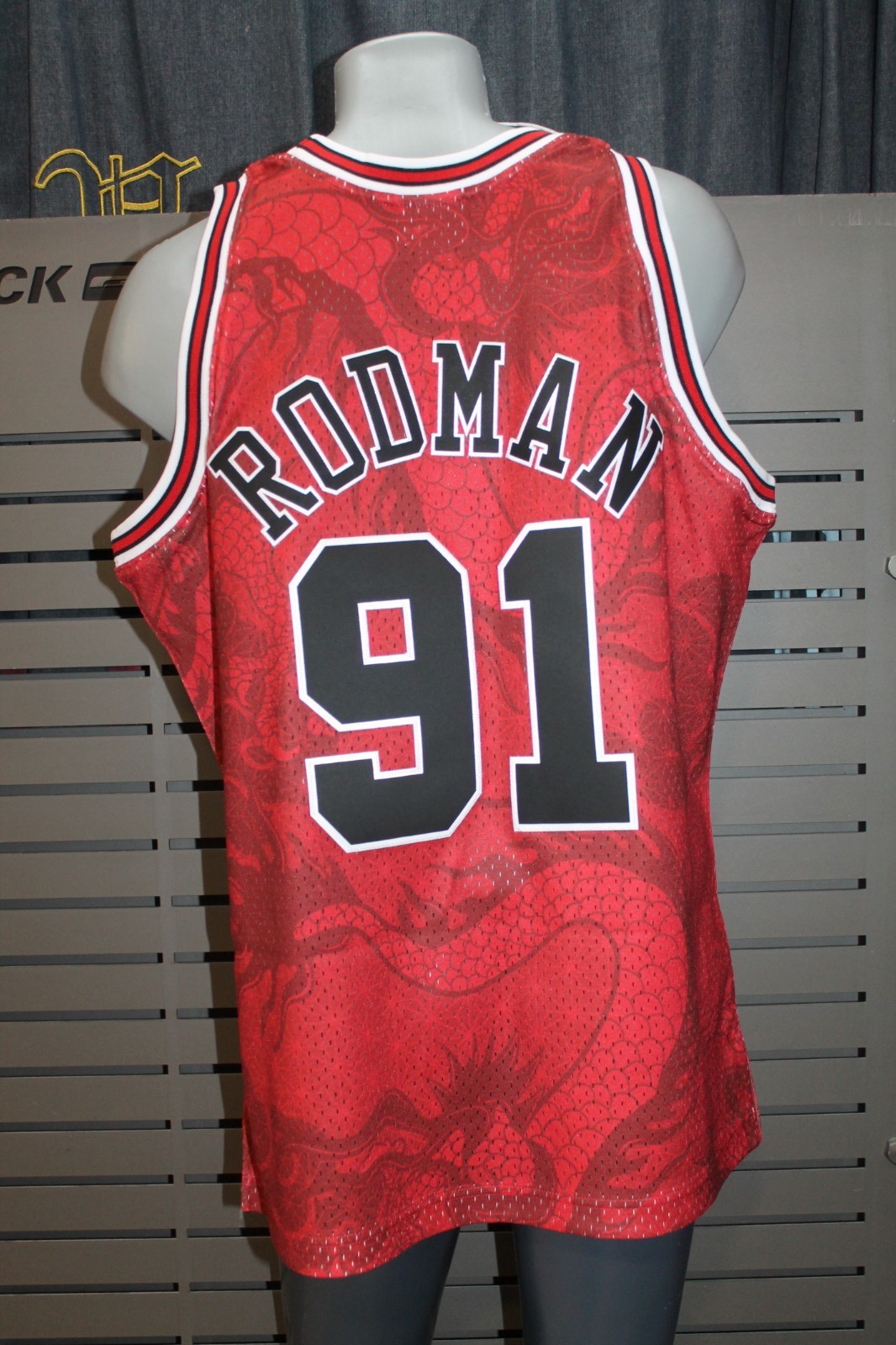 MITCHELL & NESS NBA ASIAN HERITAGE 6.0 FASHION SWINGMAN JERSEY CHICAGO BULLS gallery