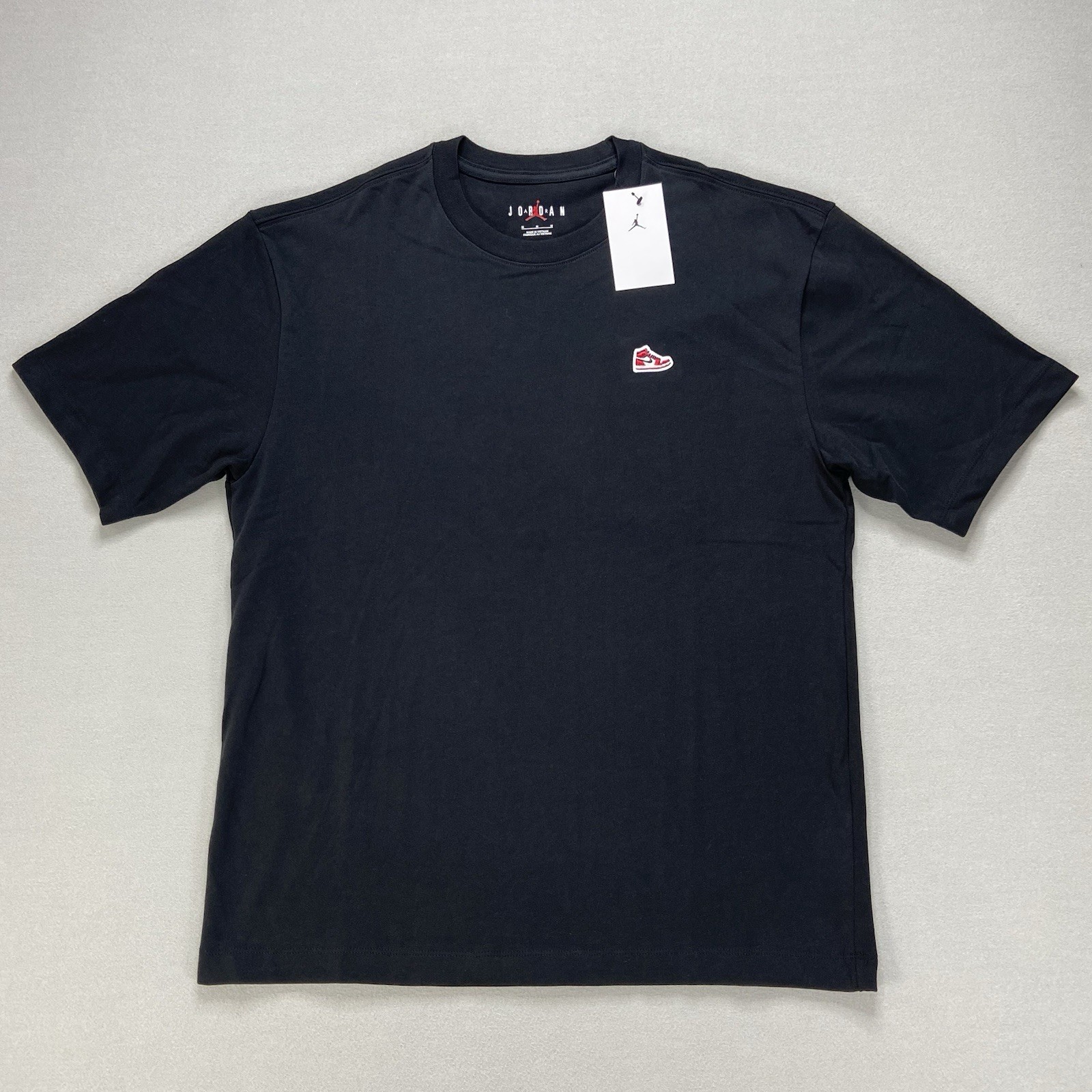 HJ2326-010 Nike Air Jordan Men's AJ1 High Chicago Sneaker Patch T-Shirt Size M gallery