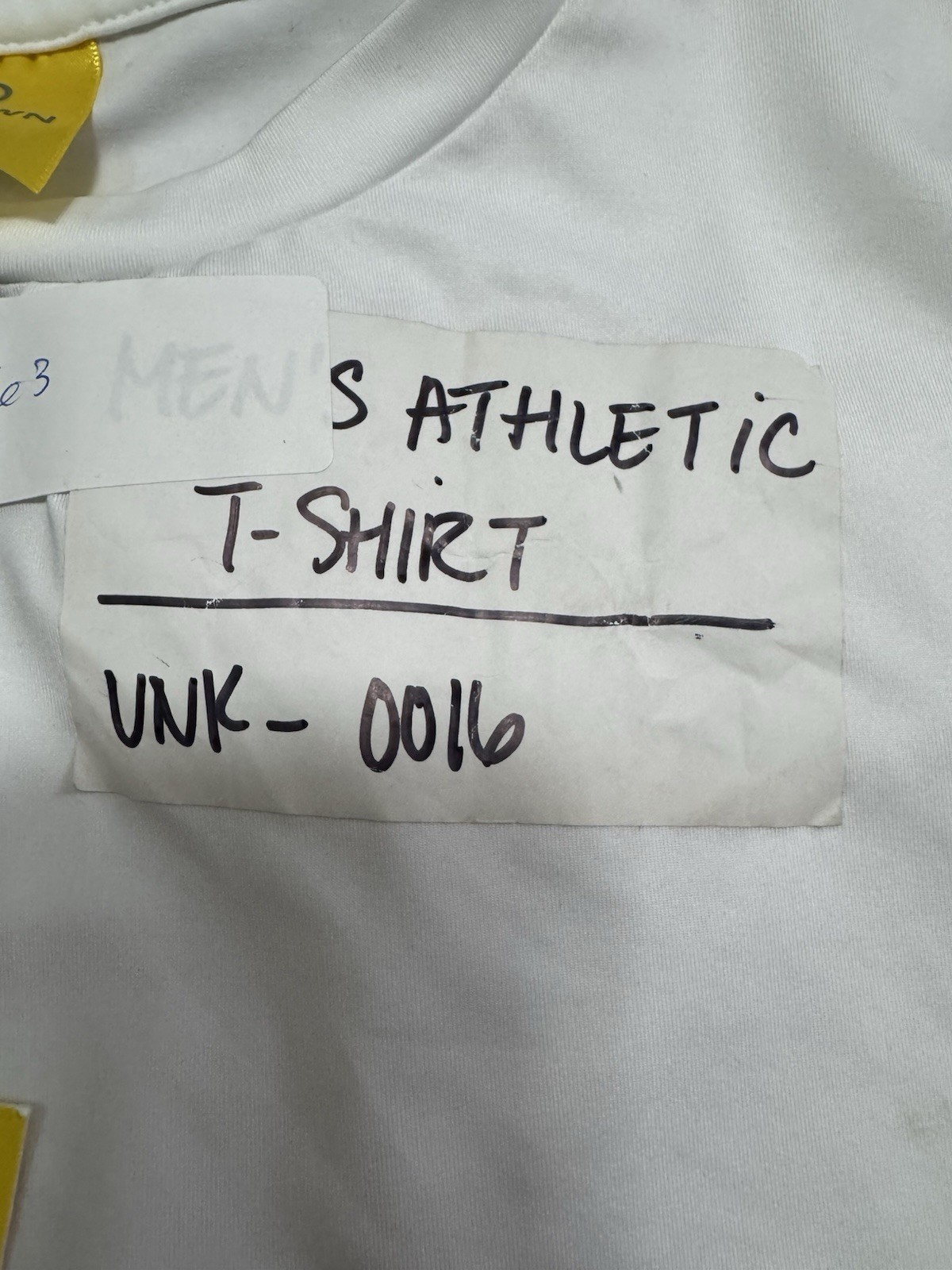 UNKNWN SAMPLE TEE White Ice Sport HalfTone Shirt Mens Size Small gallery