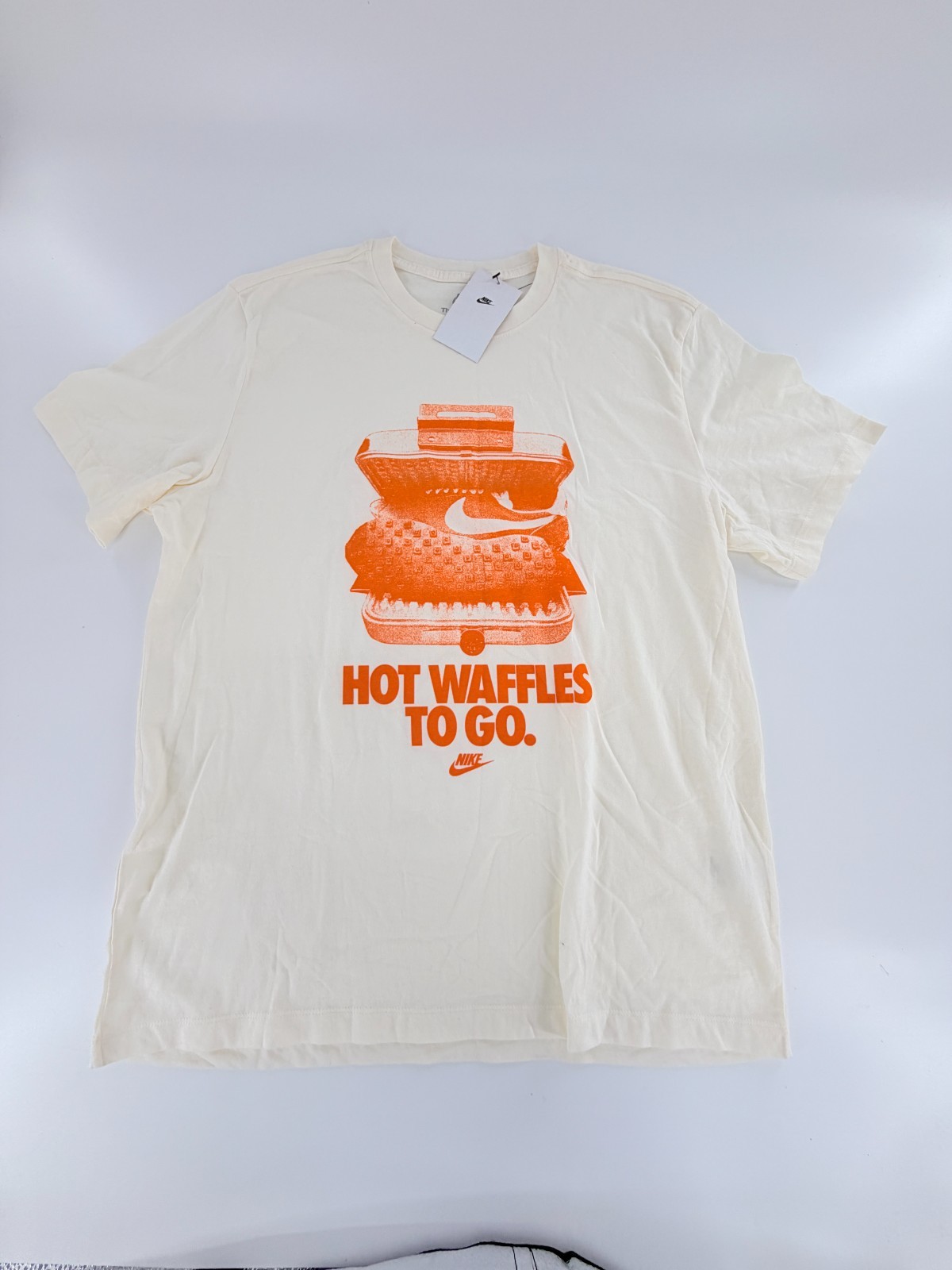 Nike Hot Waffles T-Shirt Mens SZ L Sportswear HV9803-110 Graphic Tee White Retro