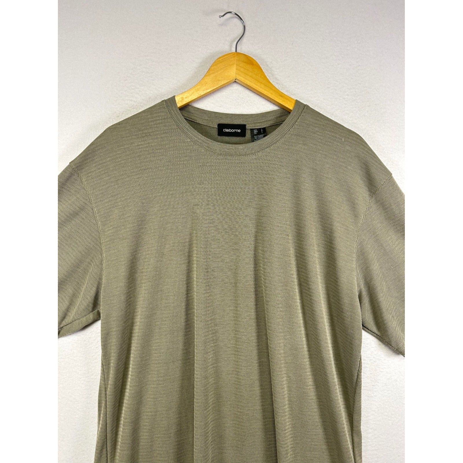 Minimalist Claiborne Mens Large Olive Green Textured Ribbed Modal Blend Tee gallery