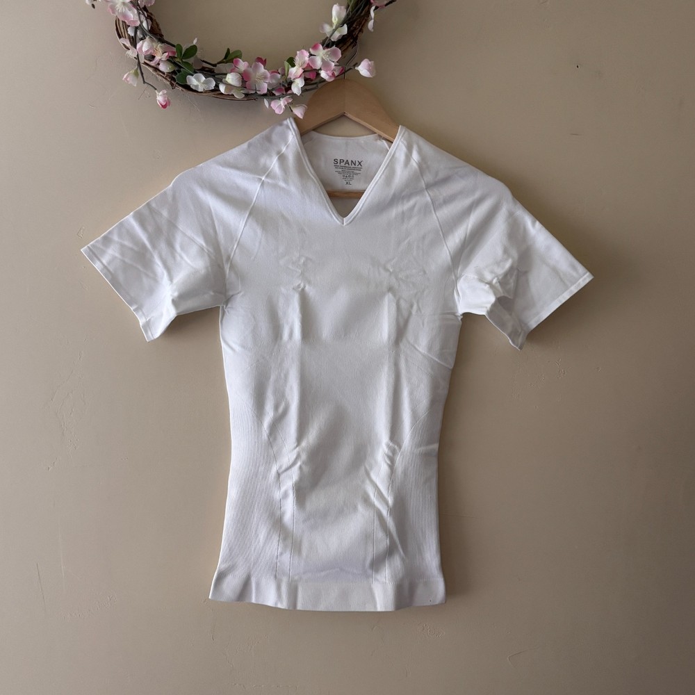 SPANX Men’s Zoned Performance White V-Neck Under Shirt size XL (46-48) NWT