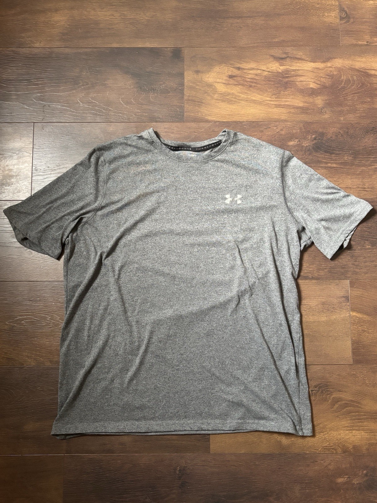 Under Armour Loose Fit T-Shirt Mens XL Gray Heat Gear Small Logo