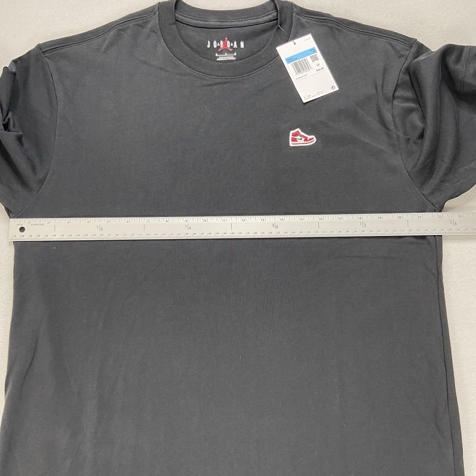 HJ2326-010 Nike Air Jordan Men's AJ1 High Chicago Sneaker Patch T-Shirt Size M gallery