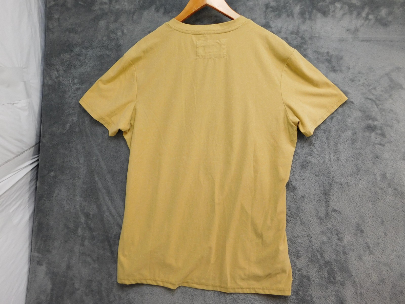 Tallwoods Shirt Mens L Yellow Henley Short Sleeve Polyester Spandex Jersey gallery