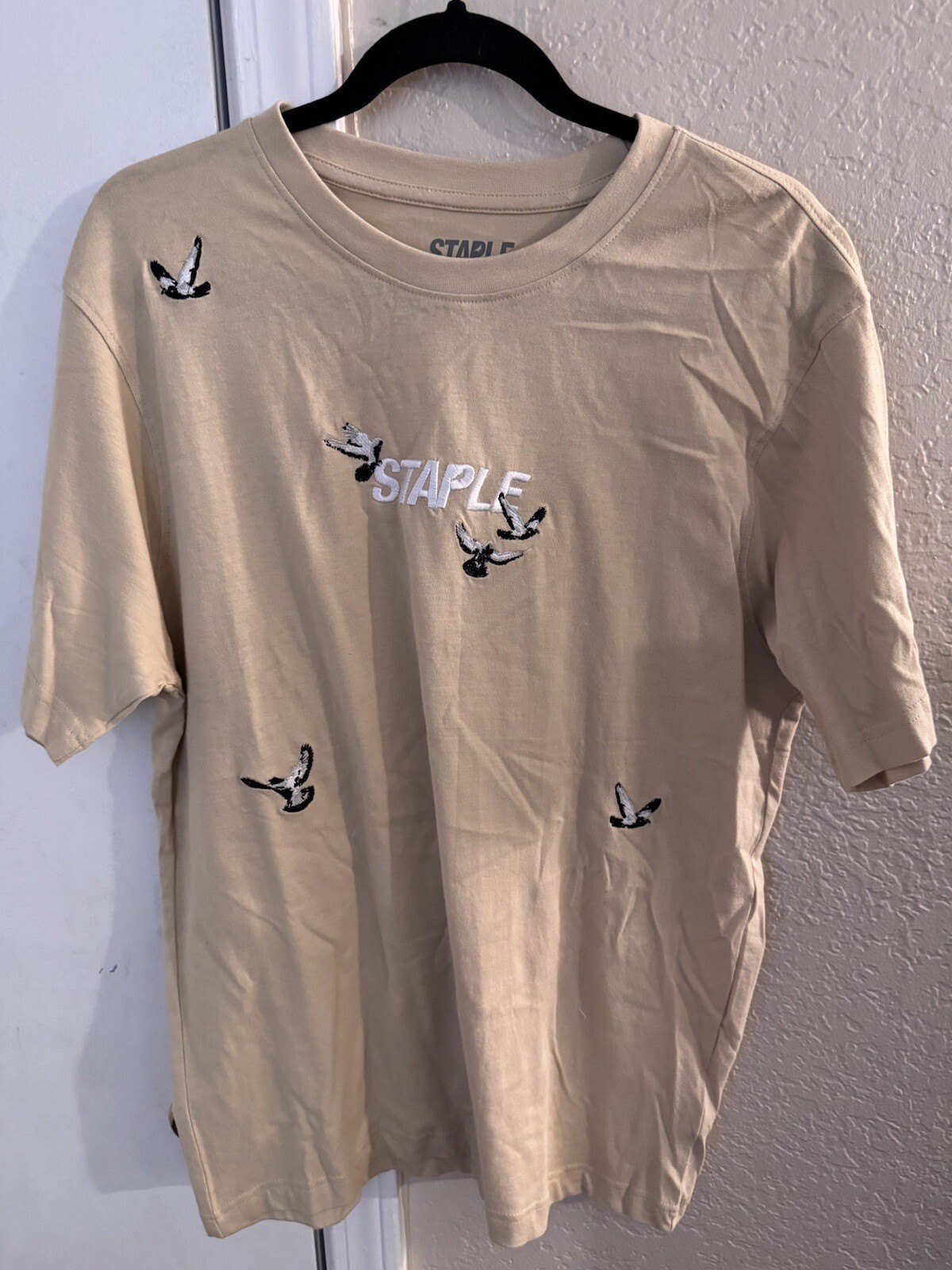 STAPLE PIGEON Logo Beige Tan Tee Shirt Size Medium Men’s, Brand New