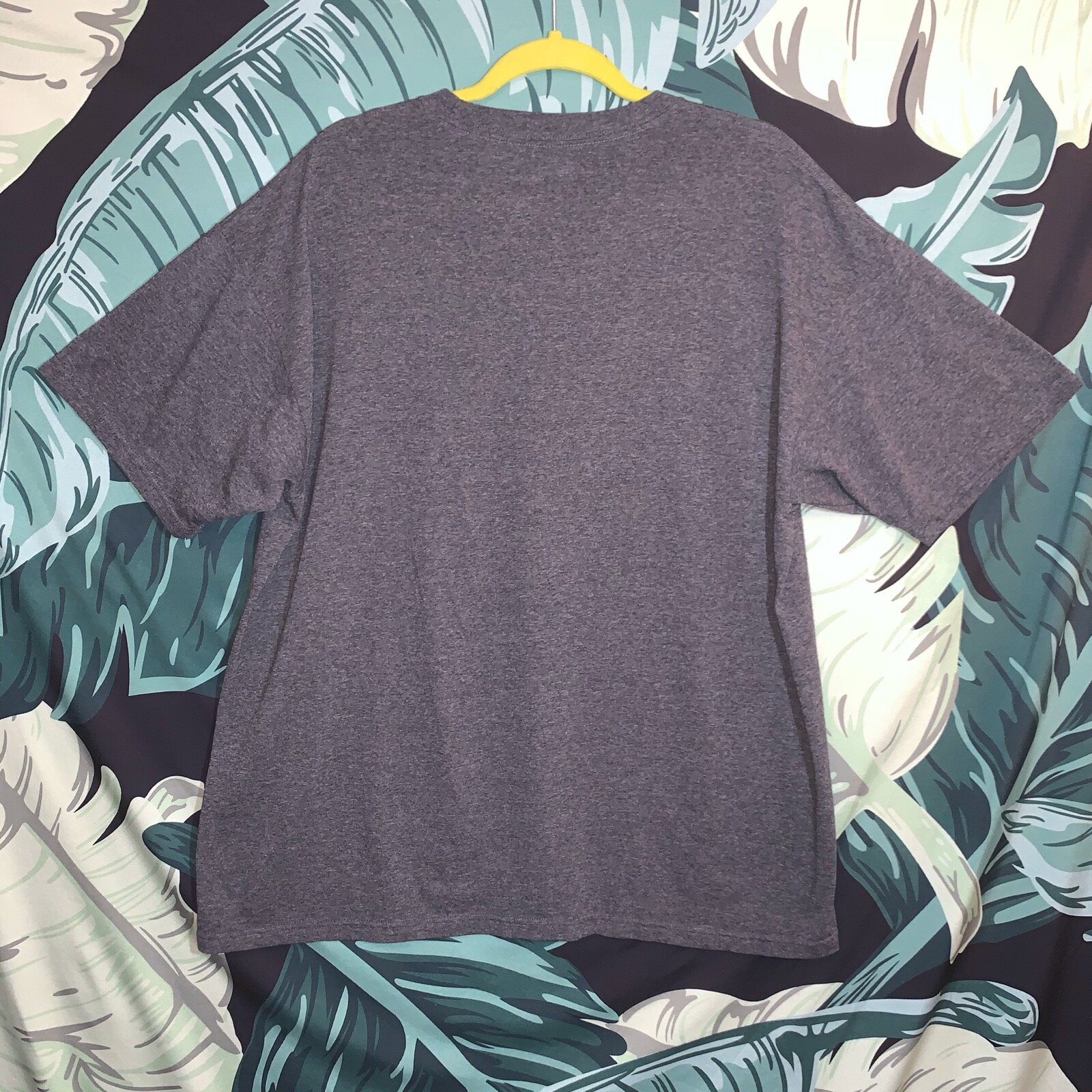 Batman Men's Dark Heather Gray Yellow Dark Knight Graphic T-Shirt Size XL gallery