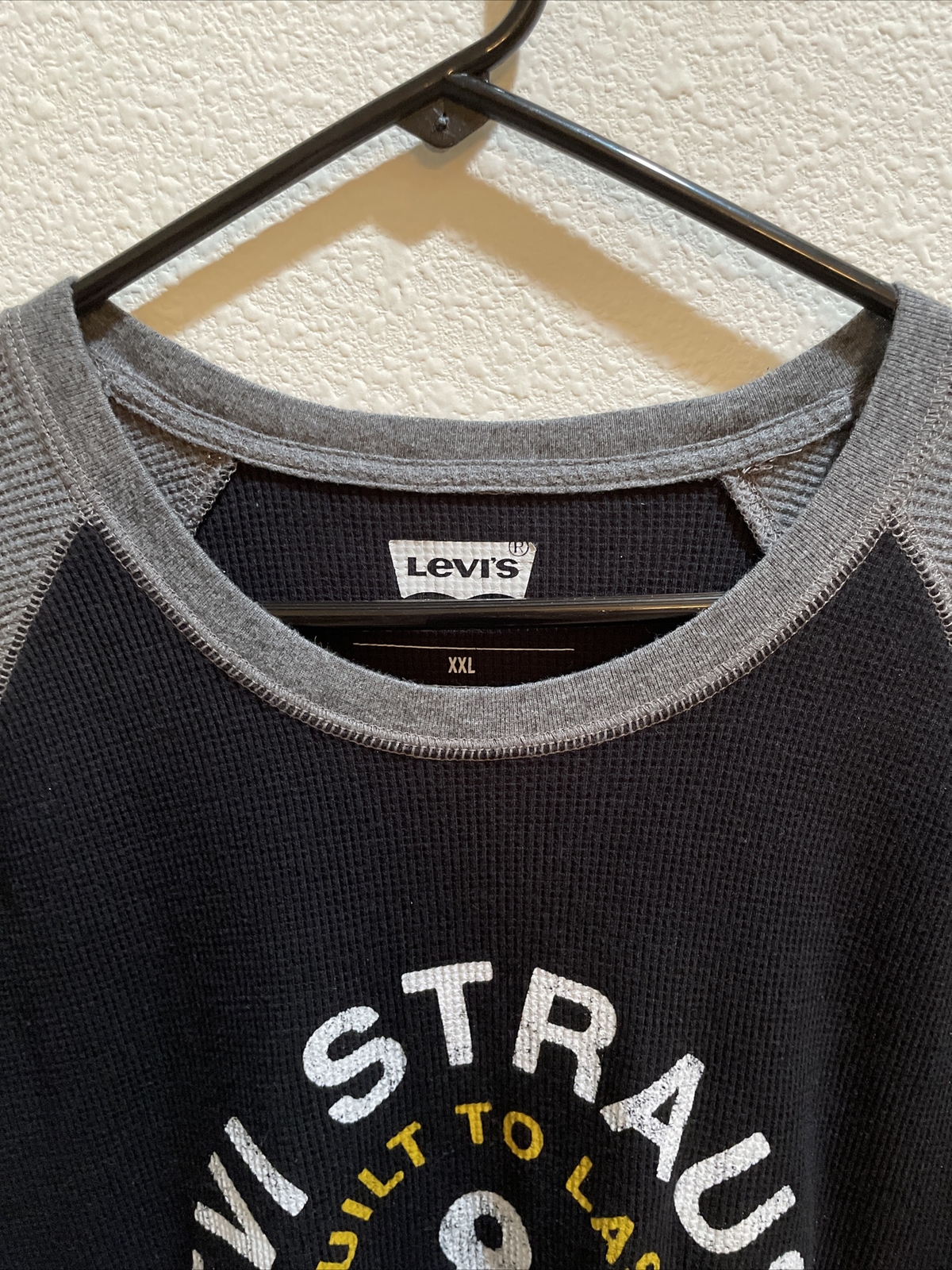 LEVI'S LONG SLEEVES PULLOVER SHIRT SIZE XXL, POLY/COTTON BLEND,BLUE/GRAY gallery