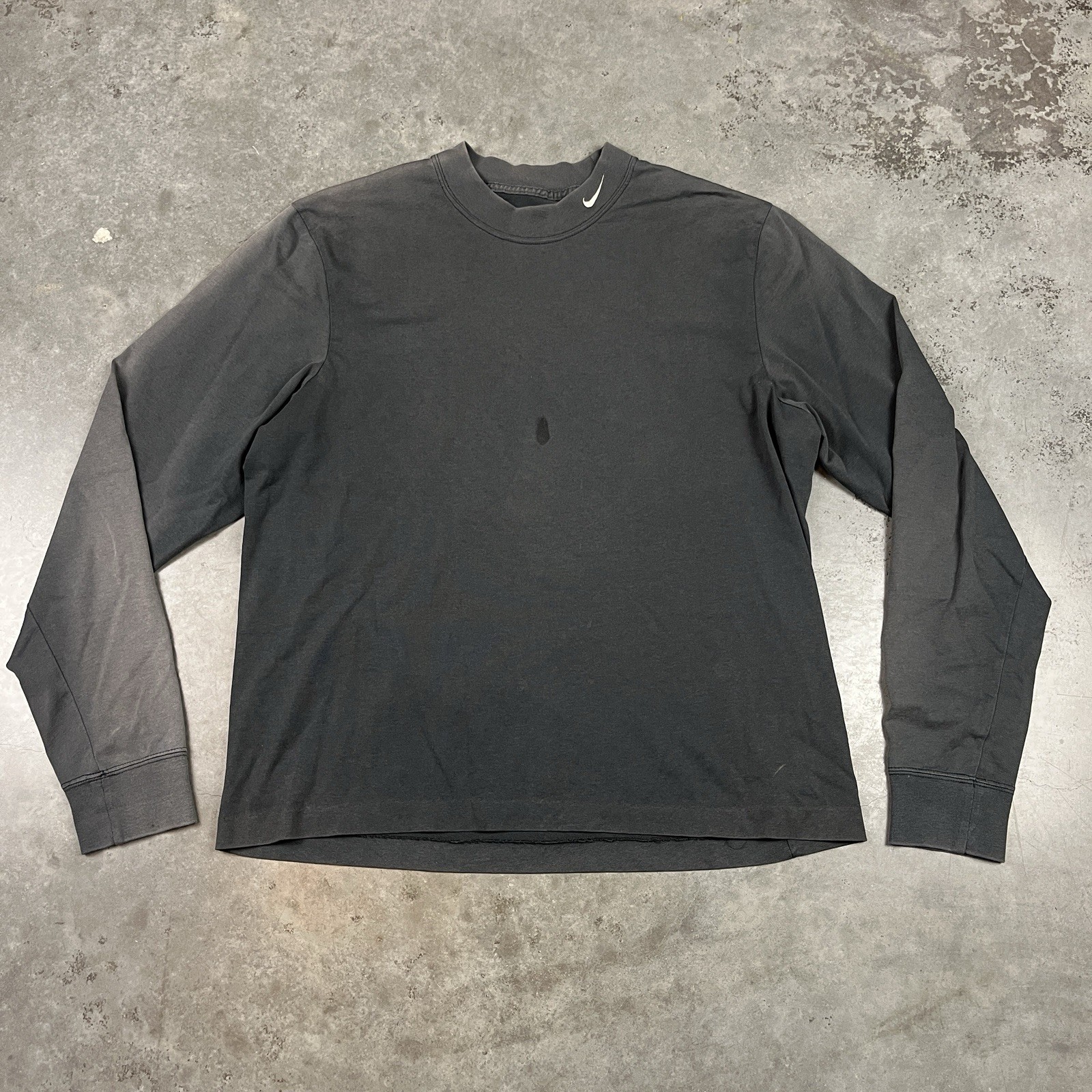 Nike T Shirt Mens Large Black Sun Fade Long Sleeve Mock Neck Distressed Preowned gallery