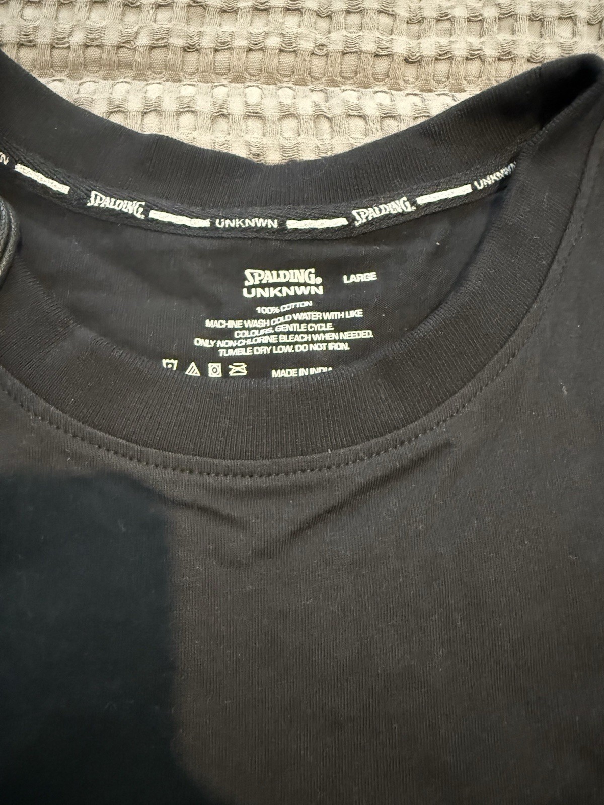 UNKNWN x Spalding T-Shirt Collab (LeBron James Brand) – Men’s Size L gallery