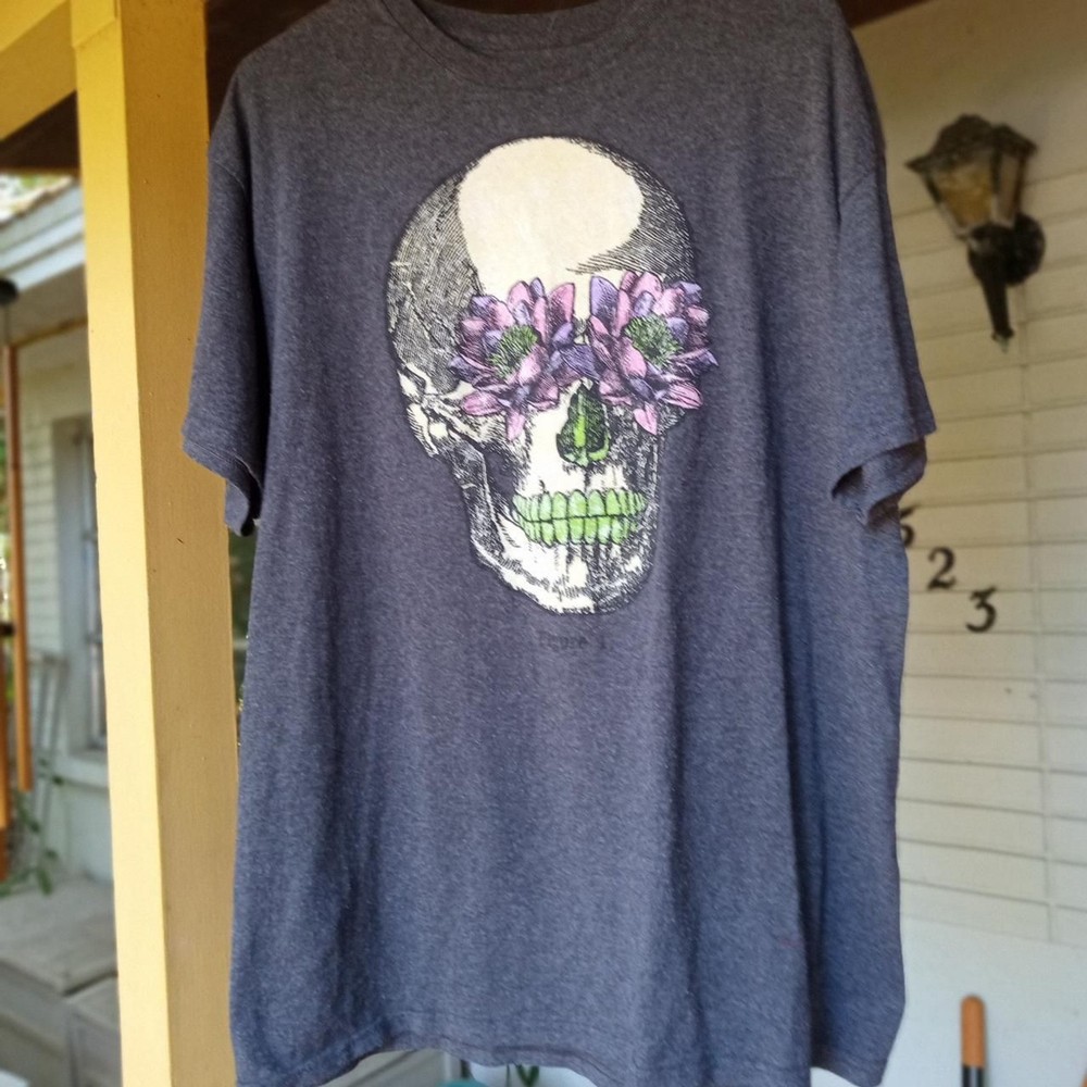 Skull with Flowers Men’s Large Navy T-shirt