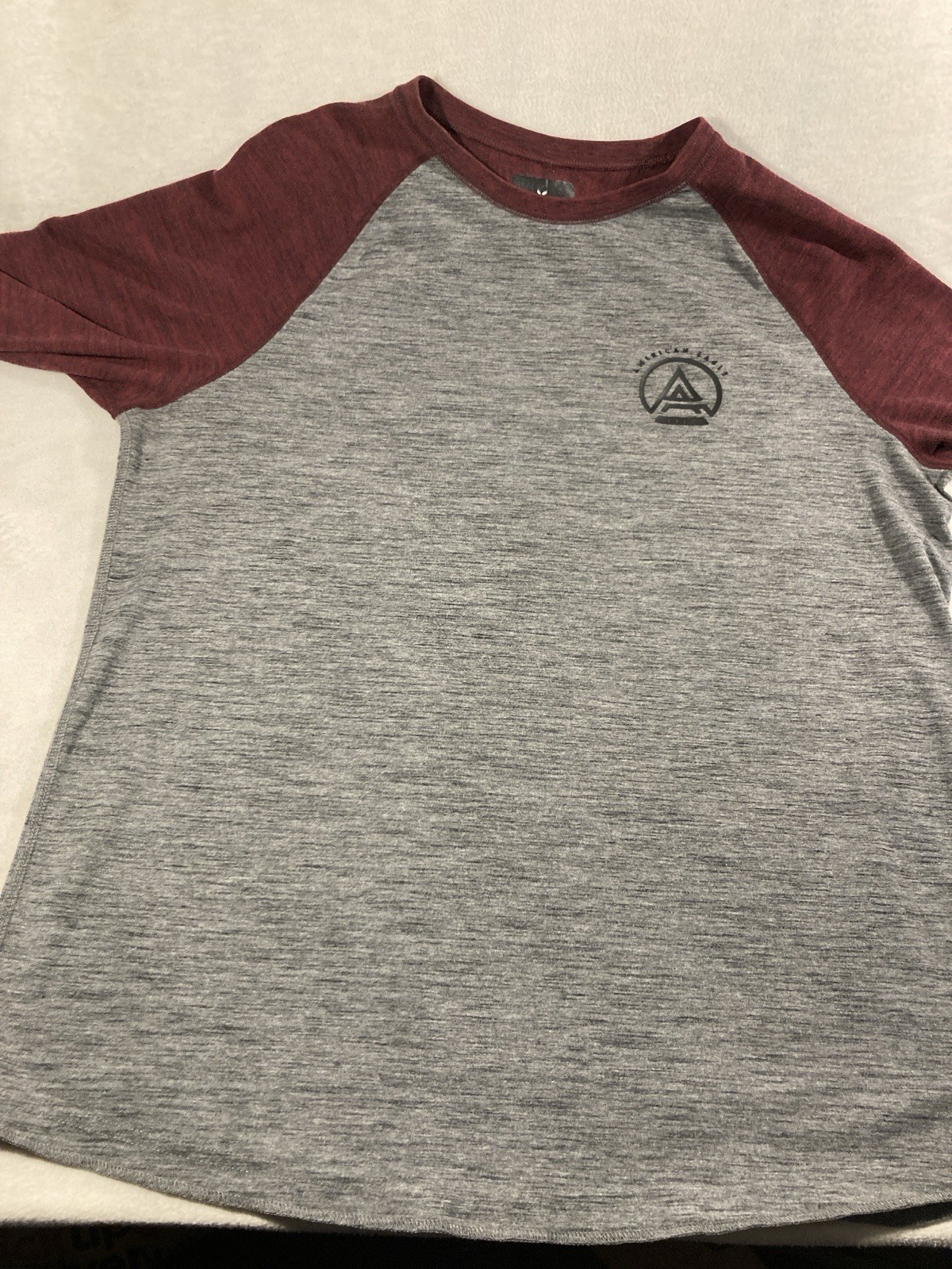 American Eagle Outfitters Men’s Gray/Maroon Colorblock Raglan Cotton Knit Tee XL gallery
