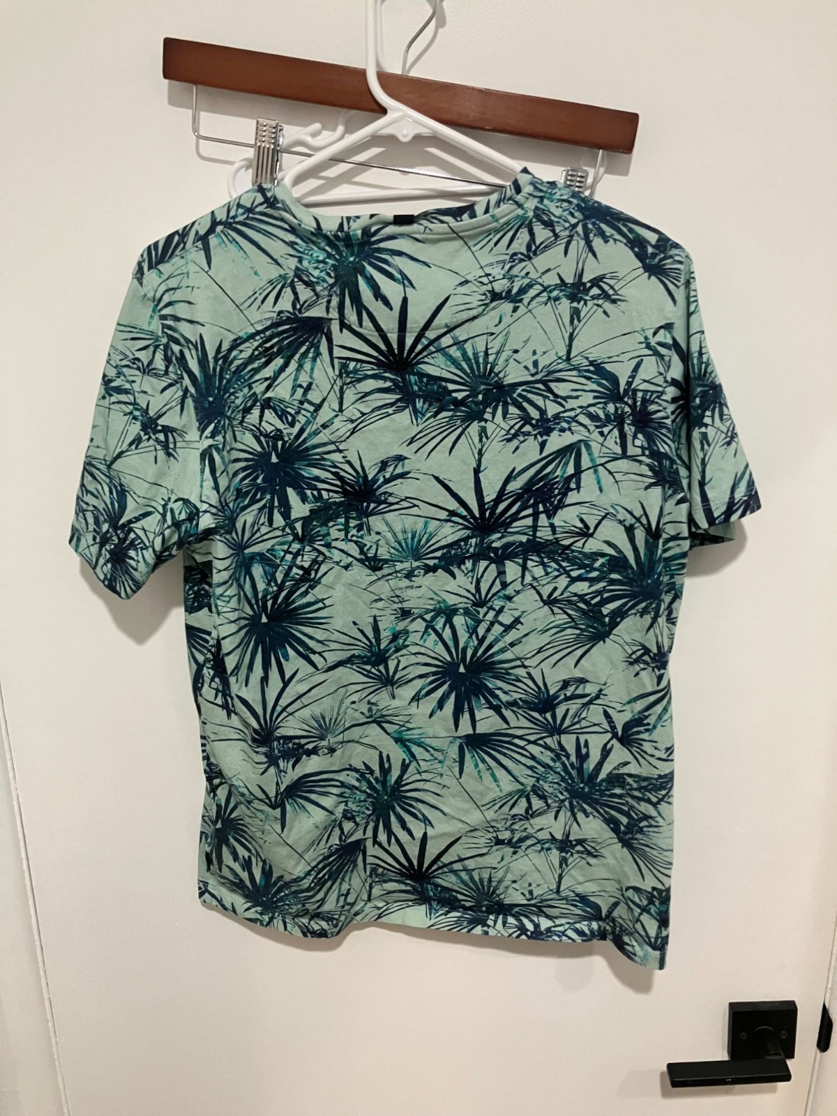 Ted Baker London Men's Palm Patterned T-Shirt, Green Multi, Size 4 (US Large) gallery