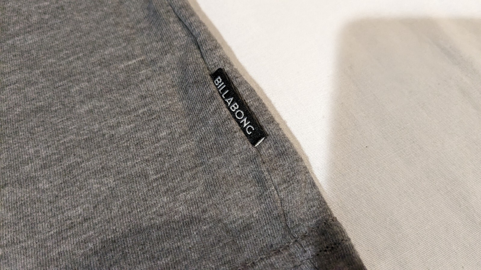 Billabong Tailored Fit Large Gray graphic t-shirt Surf Skate 50% cotton 50% poly gallery