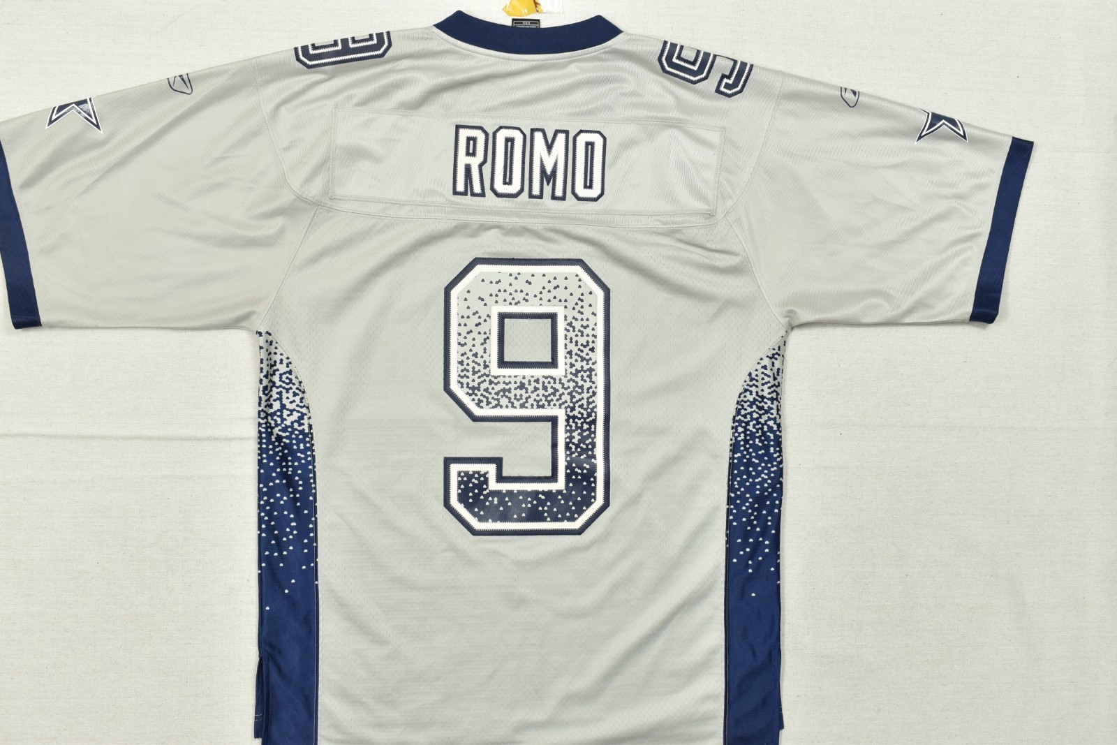 Reebok Dallas Cowboys Tony Romo #9 Jersey Men's Size M Grey Navy NFL Team Polyes gallery