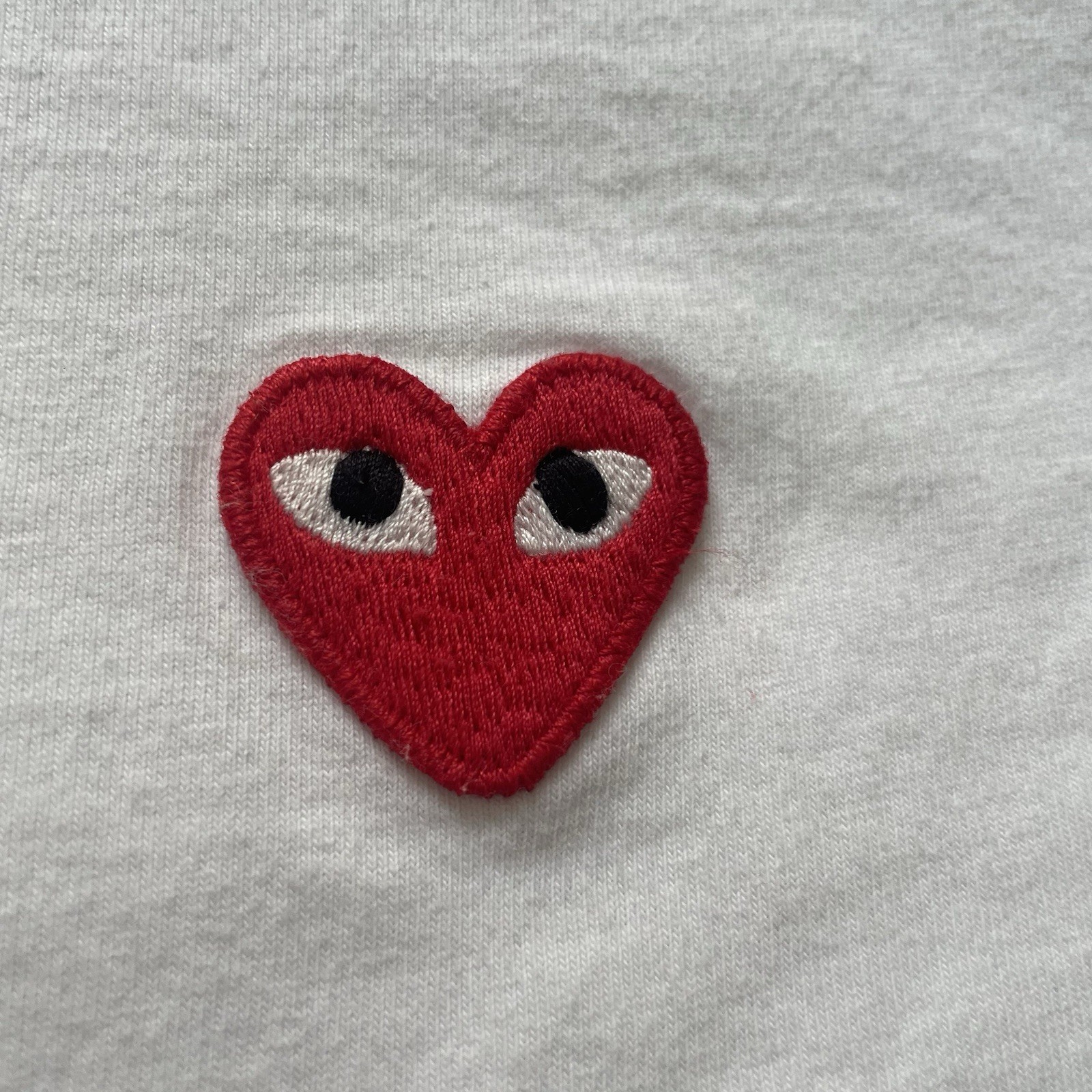 White Comme des Garçons Play T-shirt with red heart graphic, size M gallery