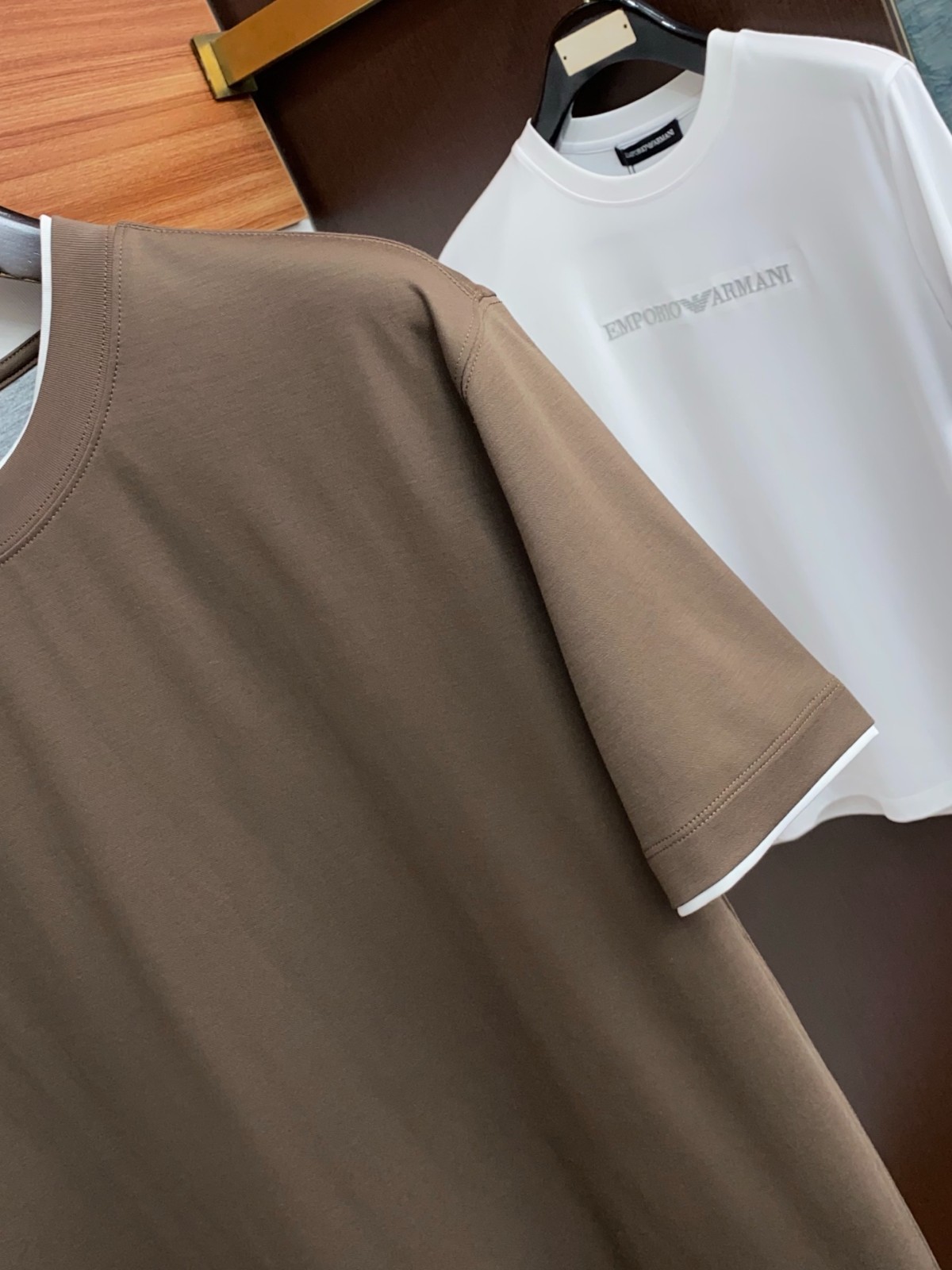 Brunello Cucinelli Men's Classic Fashion Silky Short-Sleeve T-Shirt XL gallery