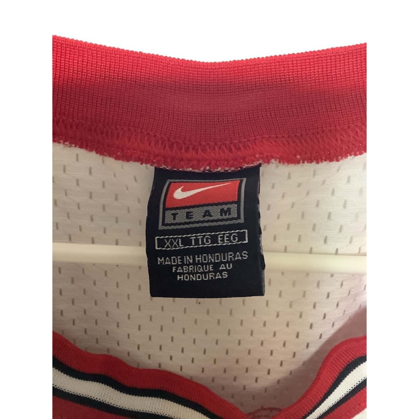 Vintage Nike Michael Jordan Chicago Bulls Jersey XXL White Flight 84-03 Swingman gallery