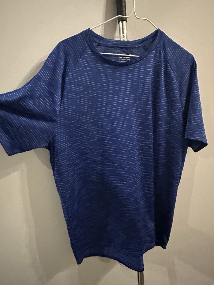 Under Armour Nylon/Polyester Blue/Black T-Shirt, Men’s Size Large, Short Sleeve