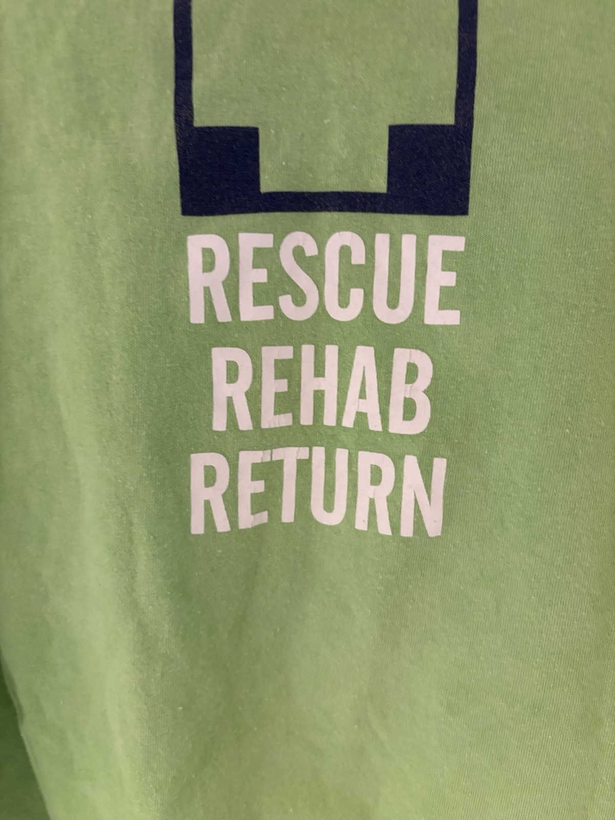 Official SeaWorld Rescue Rehab Return Short Sleeve T-Shirt 2XL Cotton EUC gallery